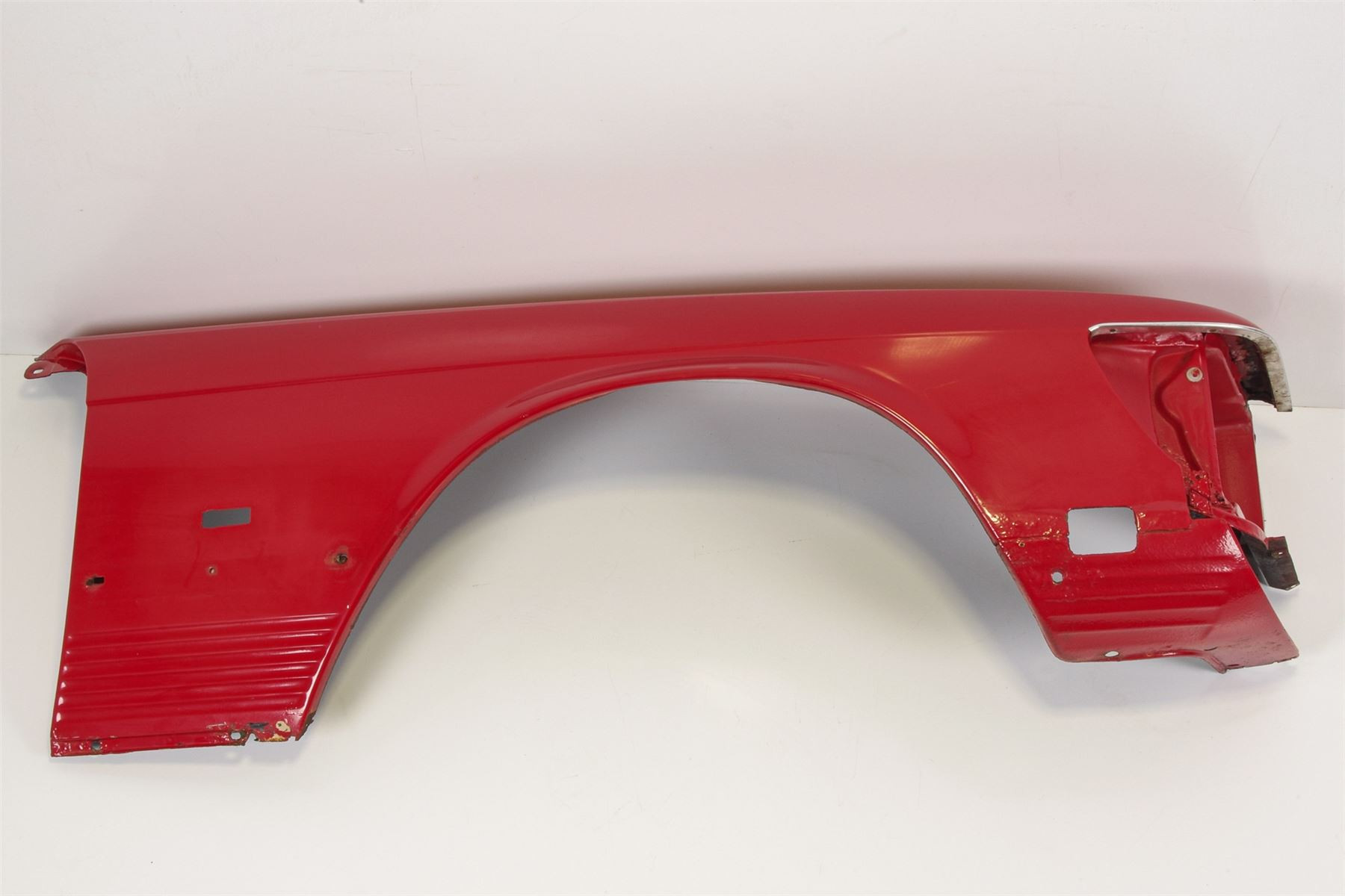 Mercedes 1078801018 Wing - Front Right Red (b) | C107 R107 SL