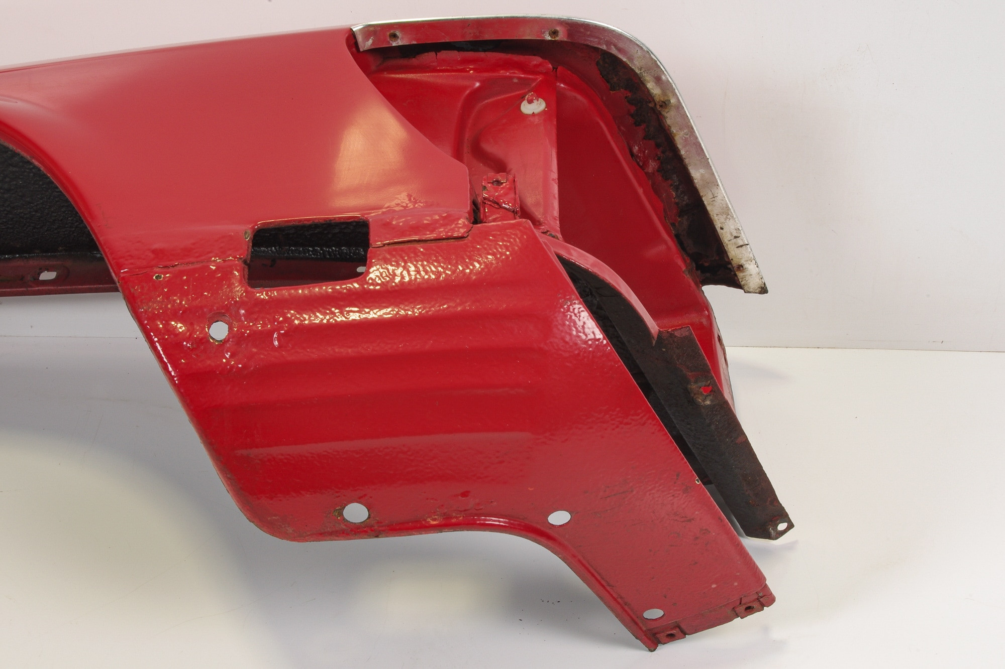 Mercedes 1078801018 Wing - Front Right Red (b) | C107 R107 SL