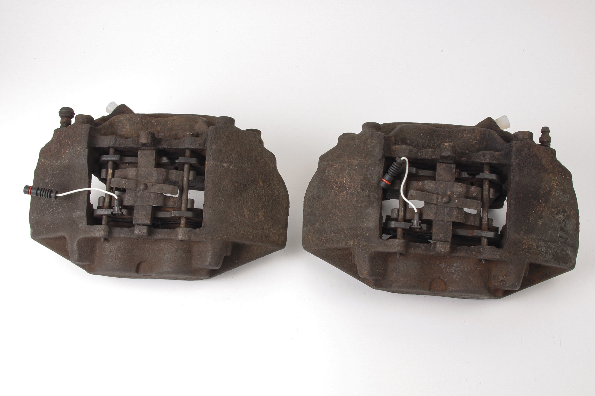Mercedes 0014200083 Brake Caliper x2 - Front (a) | W124 W210 E R129 SL W201...