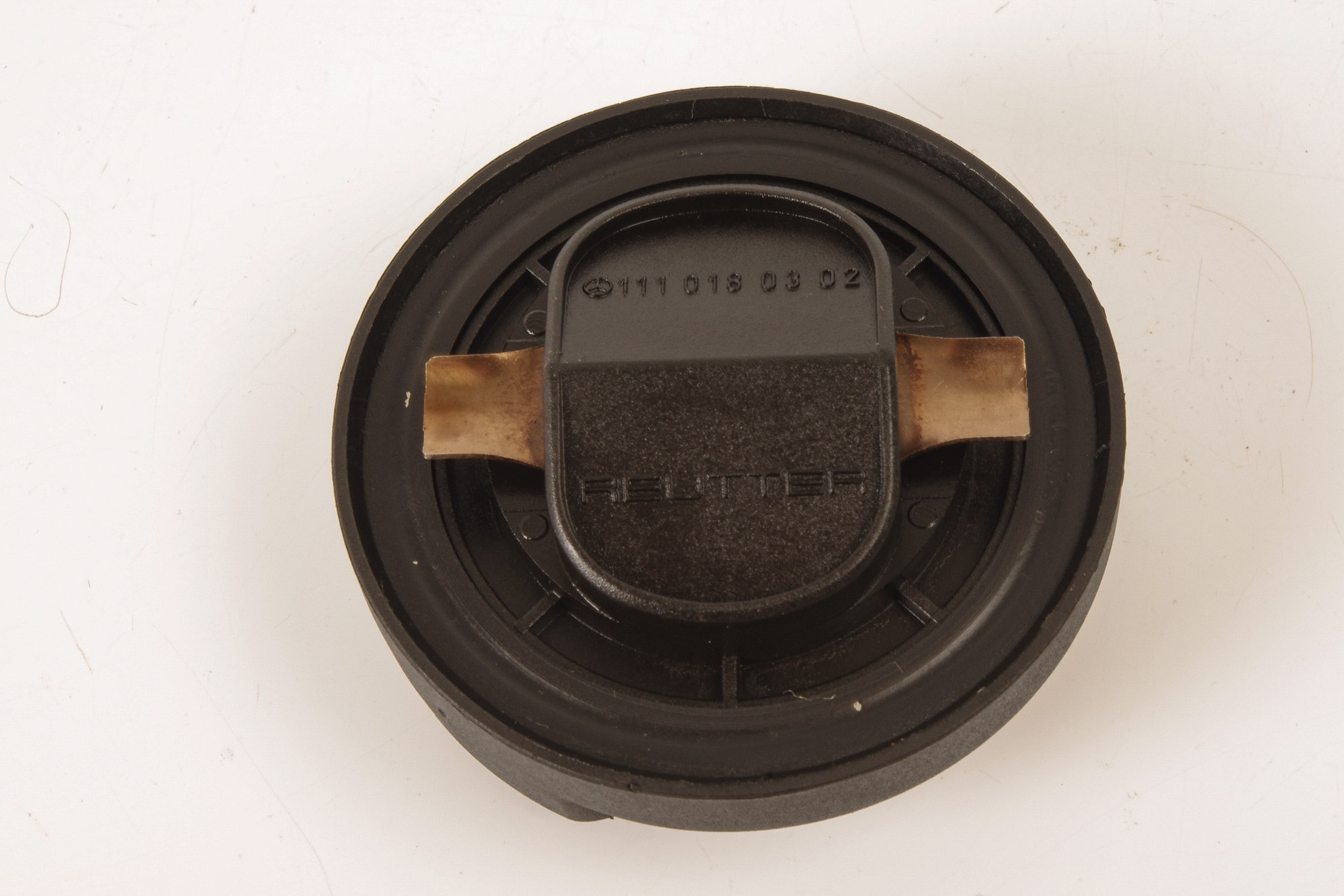 Mercedes 1110180302 Oil Filler Cap | C107 R107 W113 R129 R230 SL W108 W109...