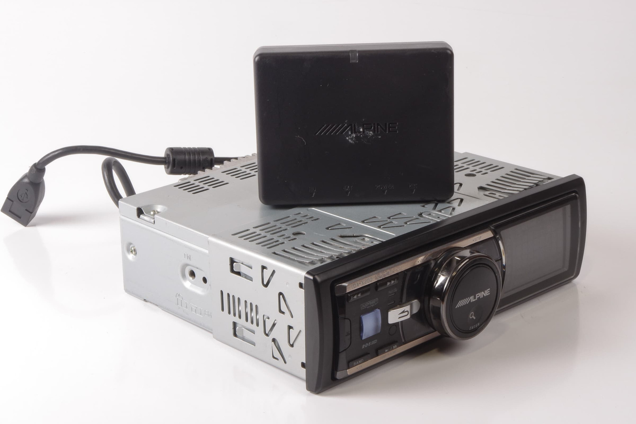 Mercedes 0038200000 Head Unit - Alpine iDa-X200 | R129 SL