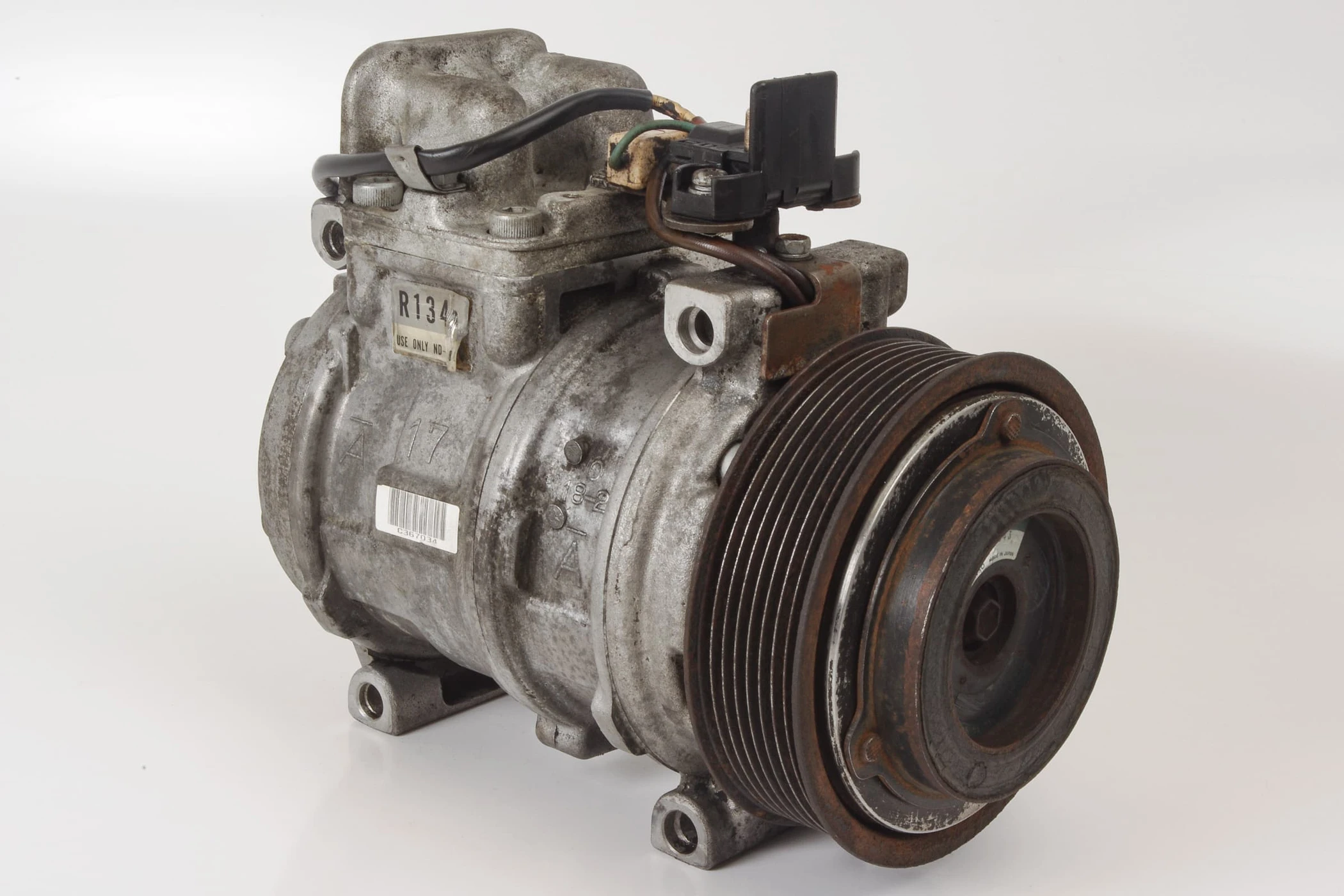 Mercedes 0002300111 A/C Compressor | R129 SL