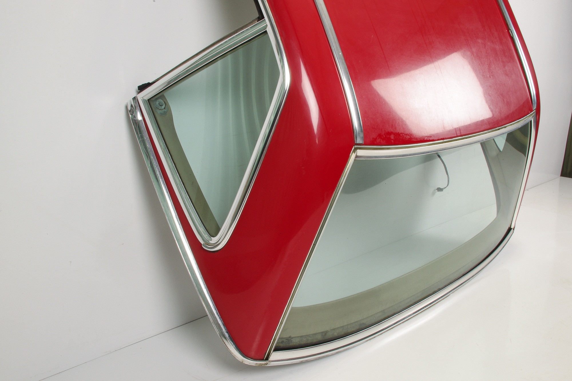 Mercedes 1077900140 Hardtop - Red | C107 R107 SL