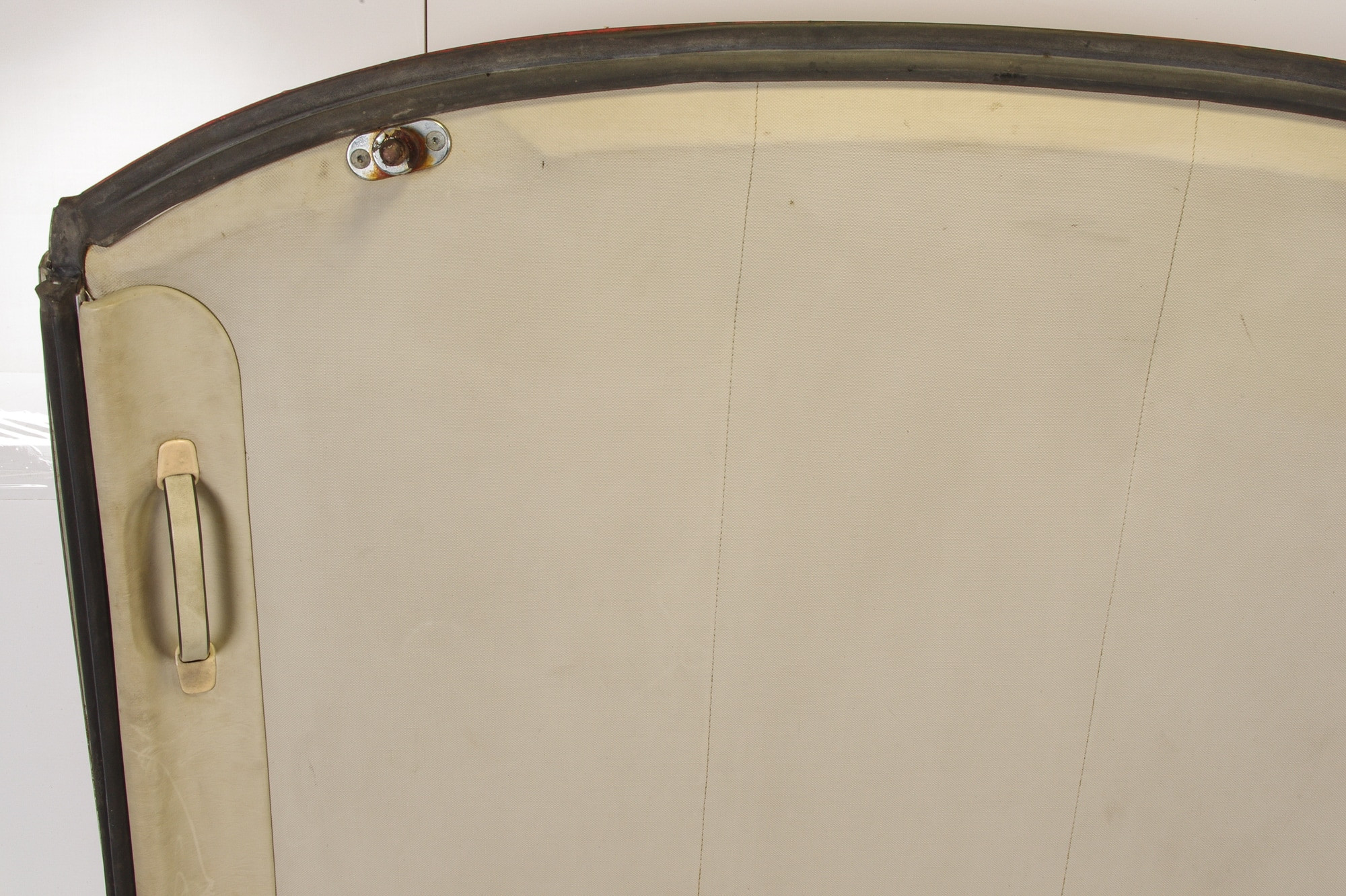 Mercedes 1077900140 Hardtop - Red | C107 R107 SL