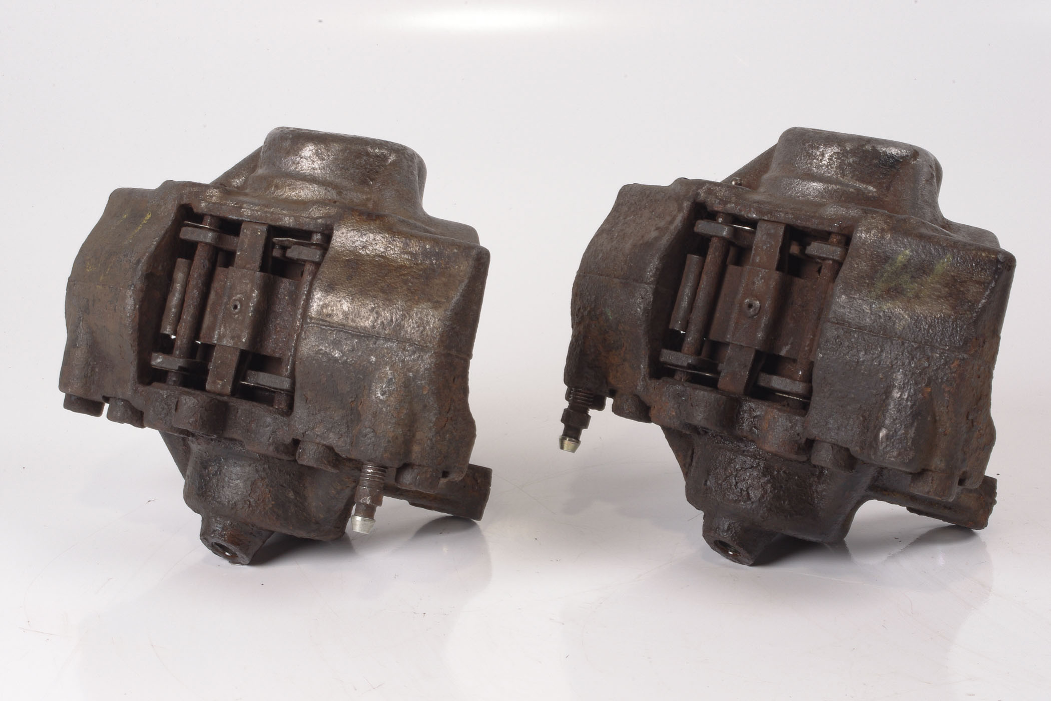 Mercedes 0014203983 Brake Caliper x2 - Rear | W140 V140 C140 W220 S S210 E