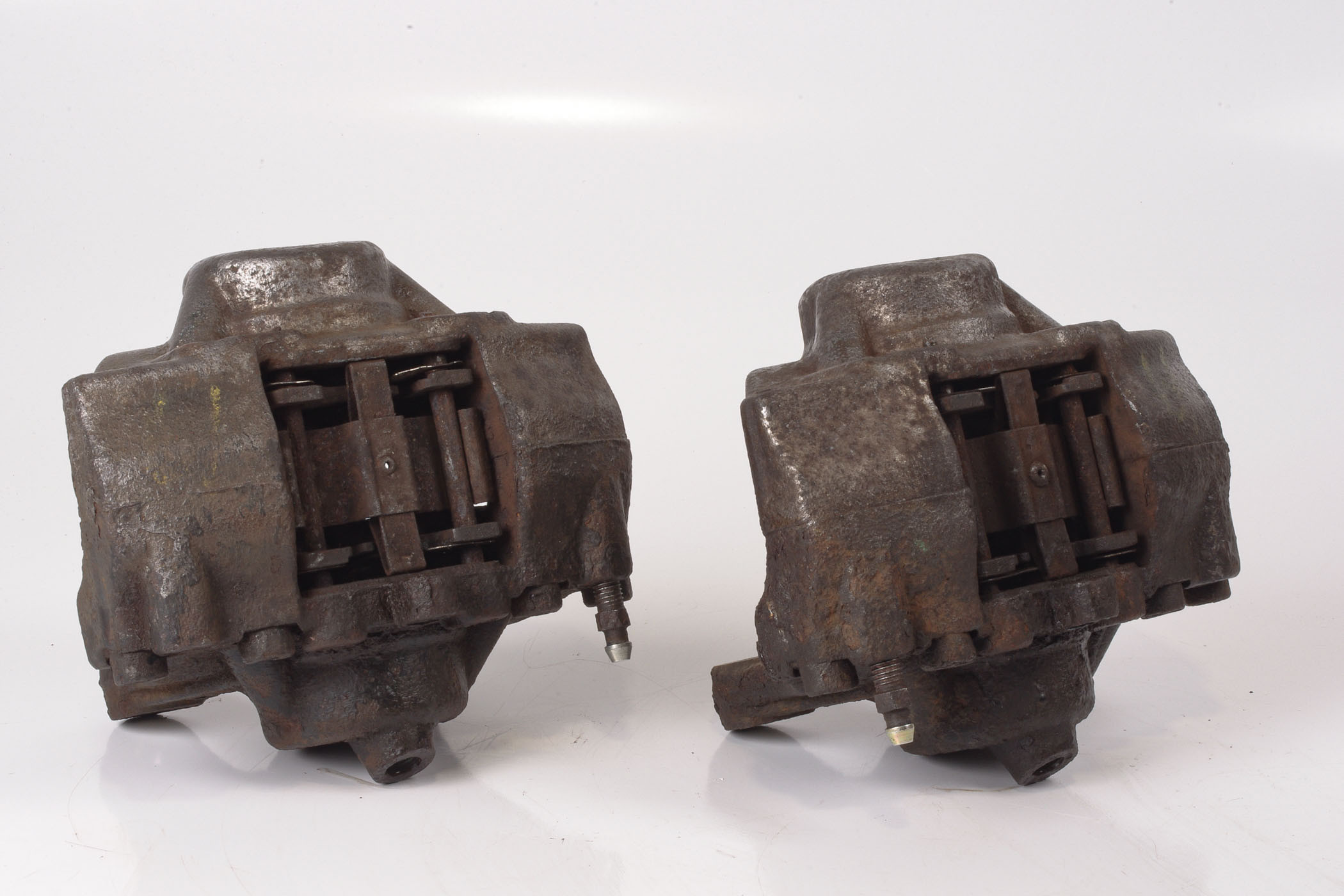 Mercedes 0014203983 Brake Caliper x2 - Rear | W140 V140 C140 W220 S S210 E