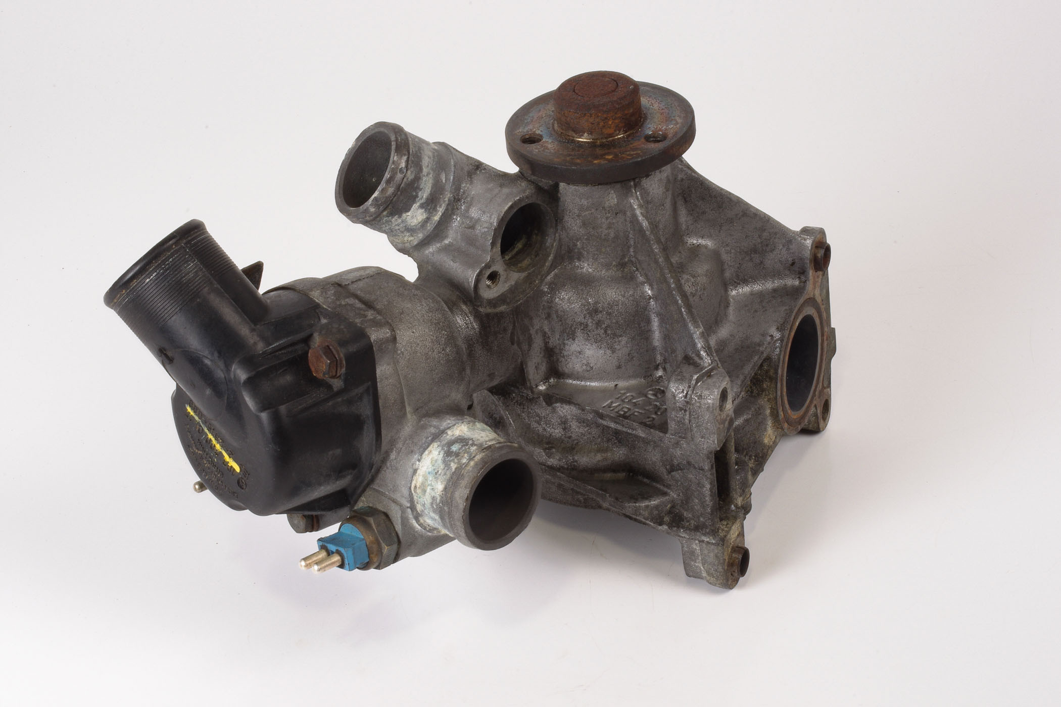 Mercedes 1042003101 Water Pump | W124 C124 A124 S124 E R129 SL
