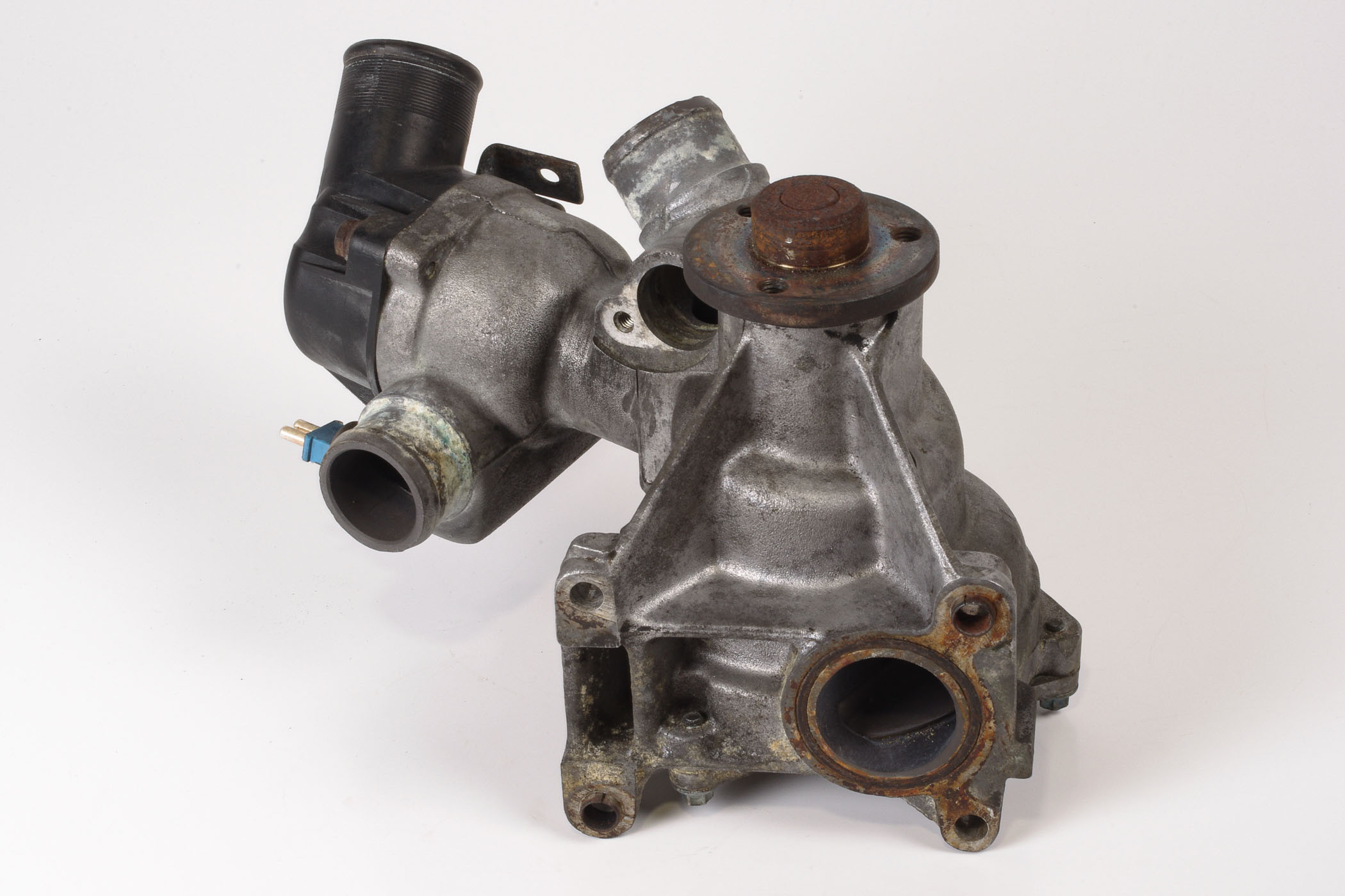 Mercedes 1042003101 Water Pump | W124 C124 A124 S124 E R129 SL