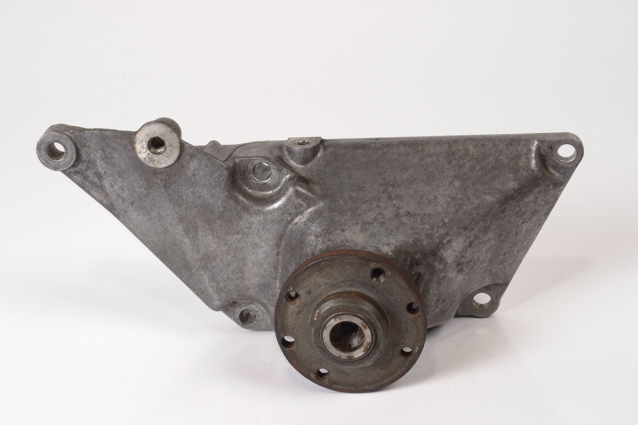Mercedes 1042050305 Viscous Fan Bracket | W124 C124 A124 S124 E R129 SL