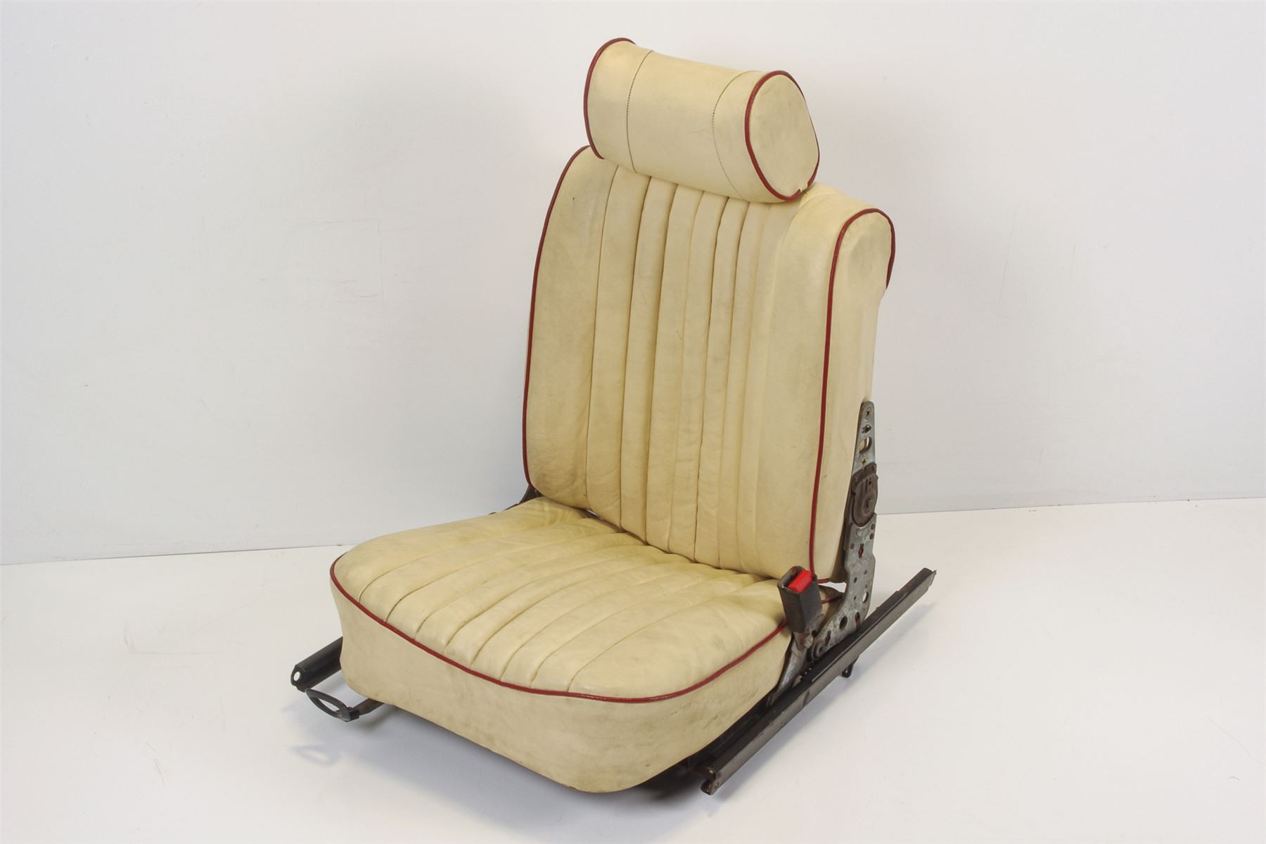 Mercedes 1079100242 Seat - Front Right Cream | C107 R107 SL