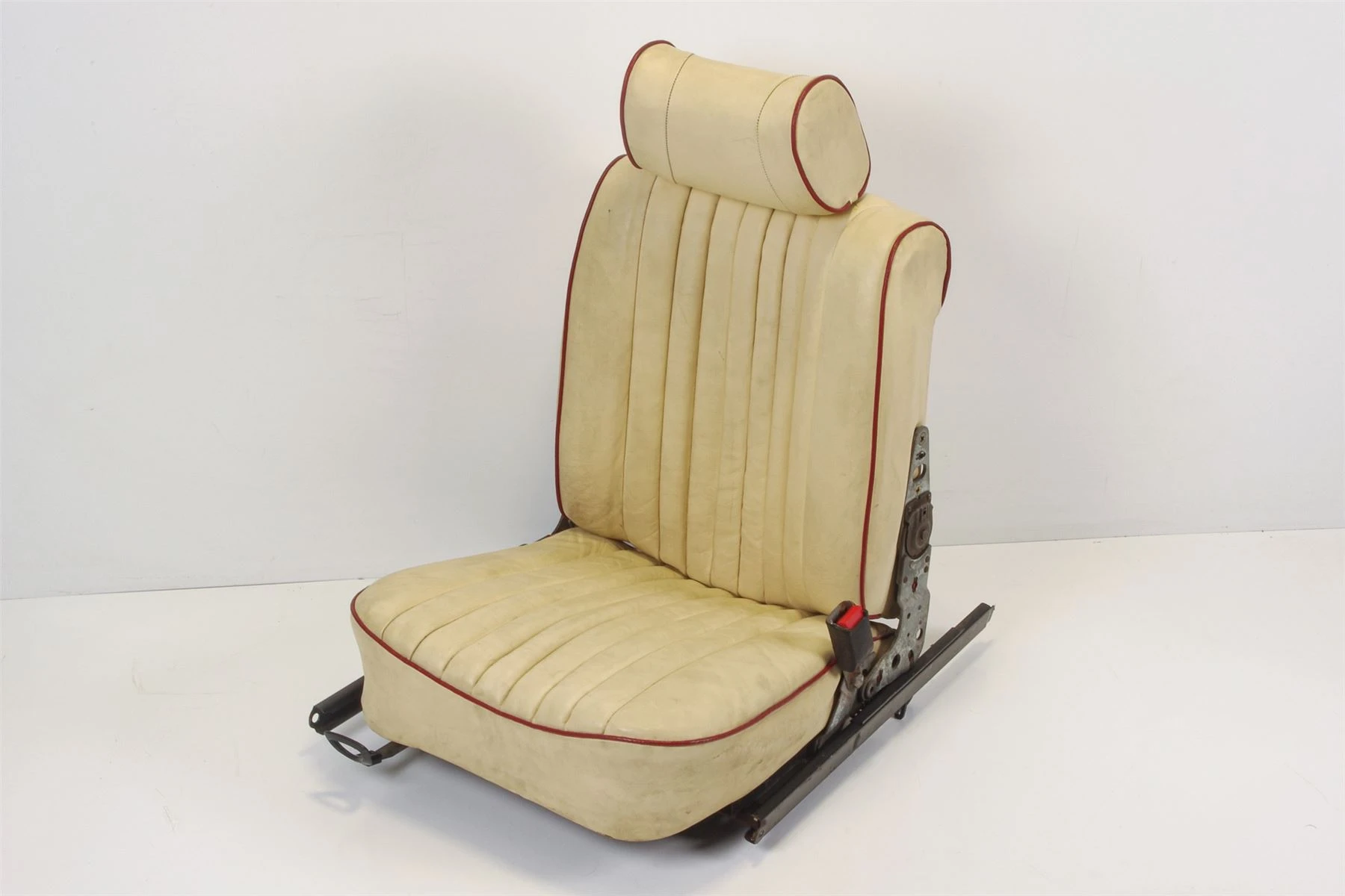 Mercedes 1079100242 Seat - Front Right Cream | C107 R107 SL
