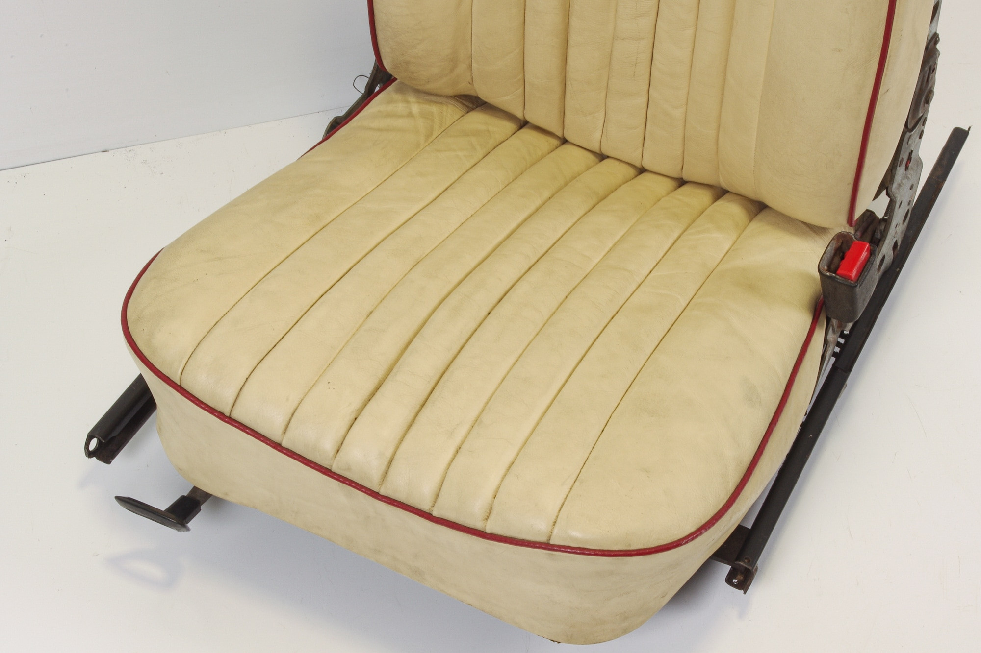 Mercedes 1079100242 Seat - Front Right Cream | C107 R107 SL