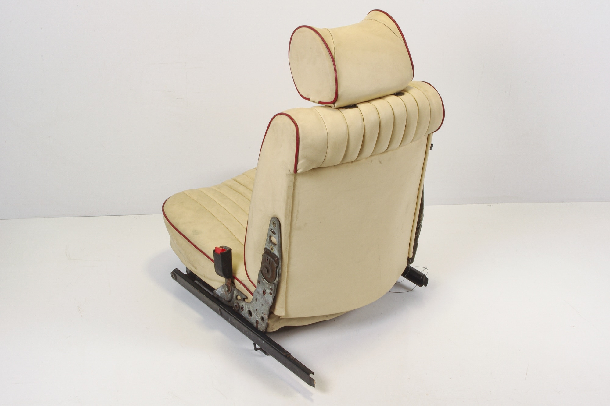 Mercedes 1079100242 Seat - Front Right Cream | C107 R107 SL