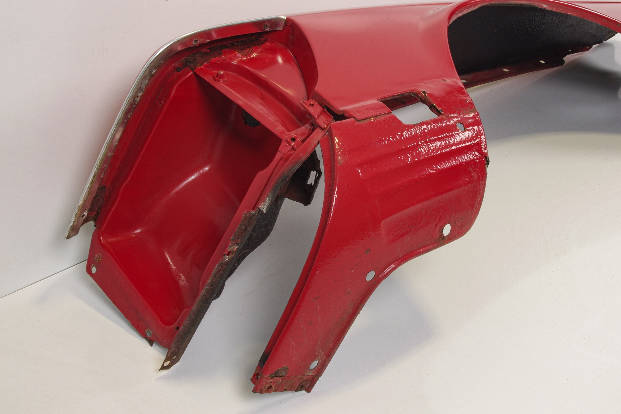 Mercedes 1078801318 Wing - Front Left Red | C107 R107 SL