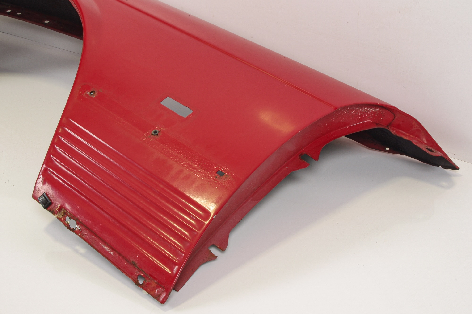 Mercedes 1078801318 Wing - Front Left Red | C107 R107 SL