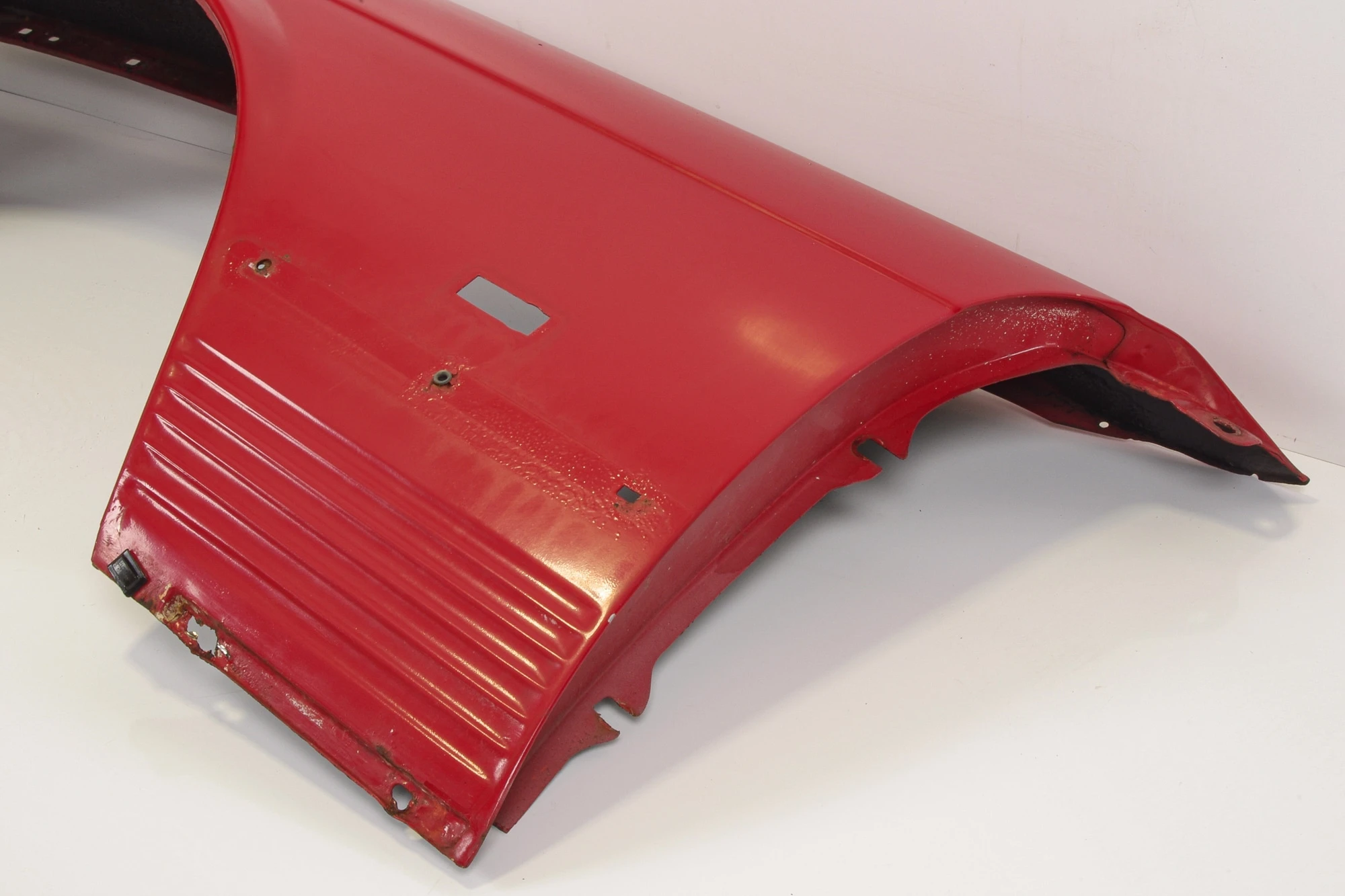 Mercedes 1078801318 Wing - Front Left Red | C107 R107 SL