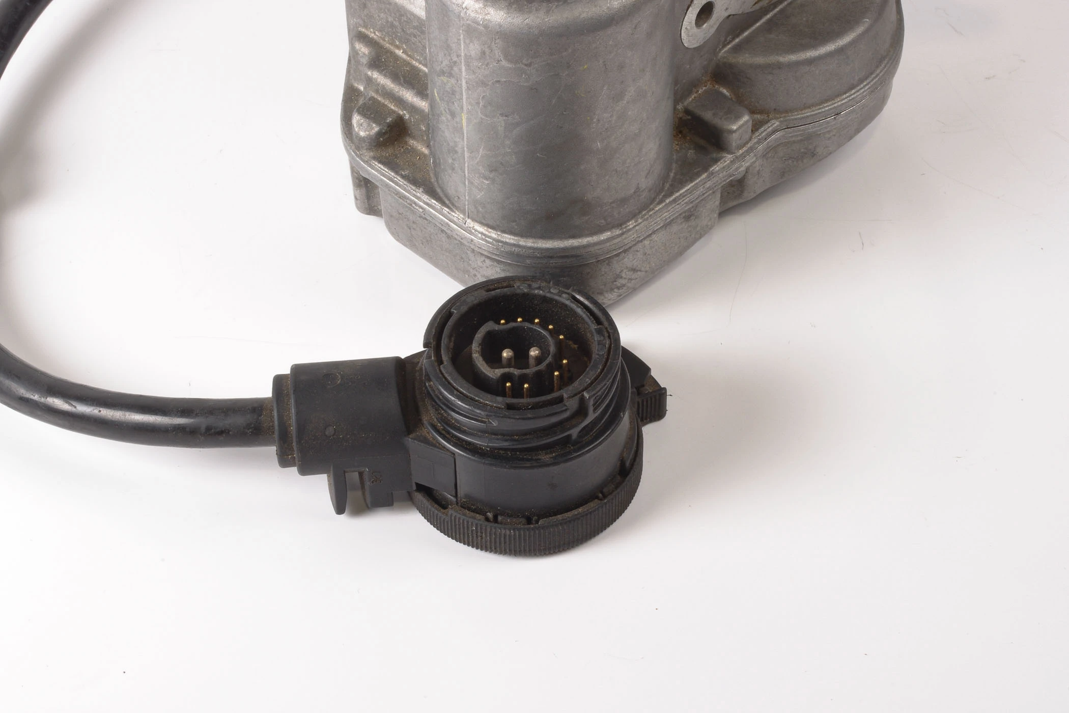 Mercedes 0001417225 Throttle Body - Left | W140 V140 C140 S