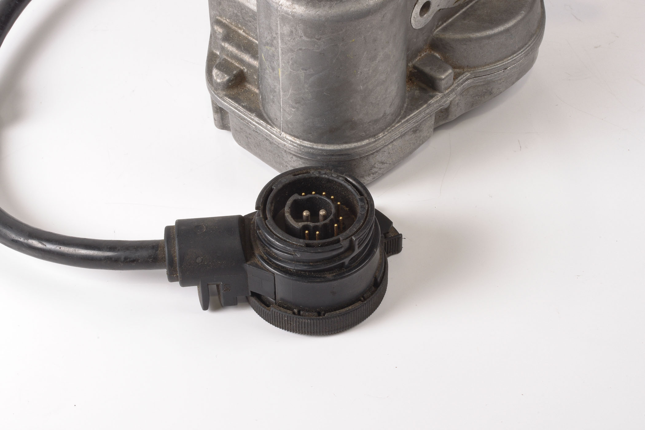 Mercedes 0001417225 Throttle Body - Left | W140 V140 C140 S