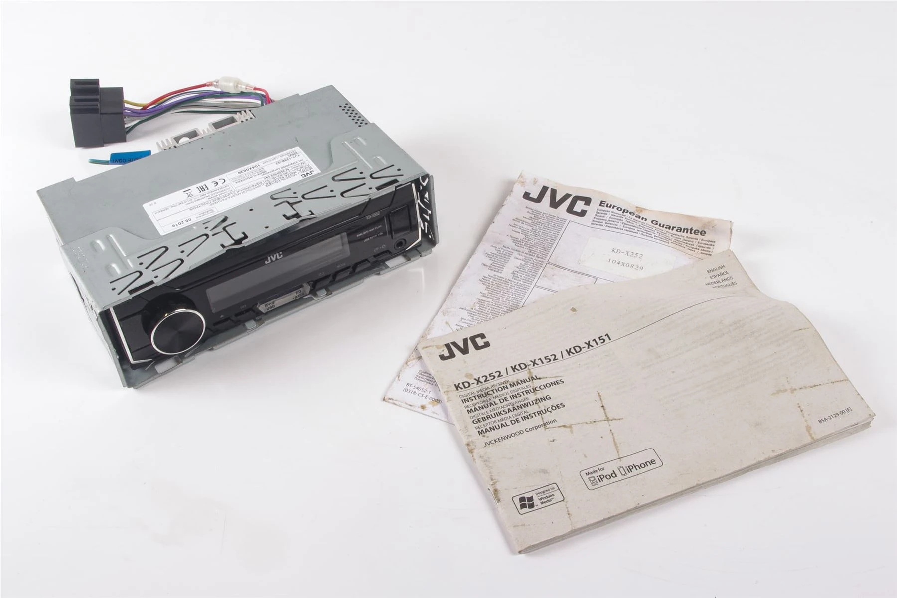 Mercedes 0038200000 Head Unit - JVC KD-X252 | R129 SL