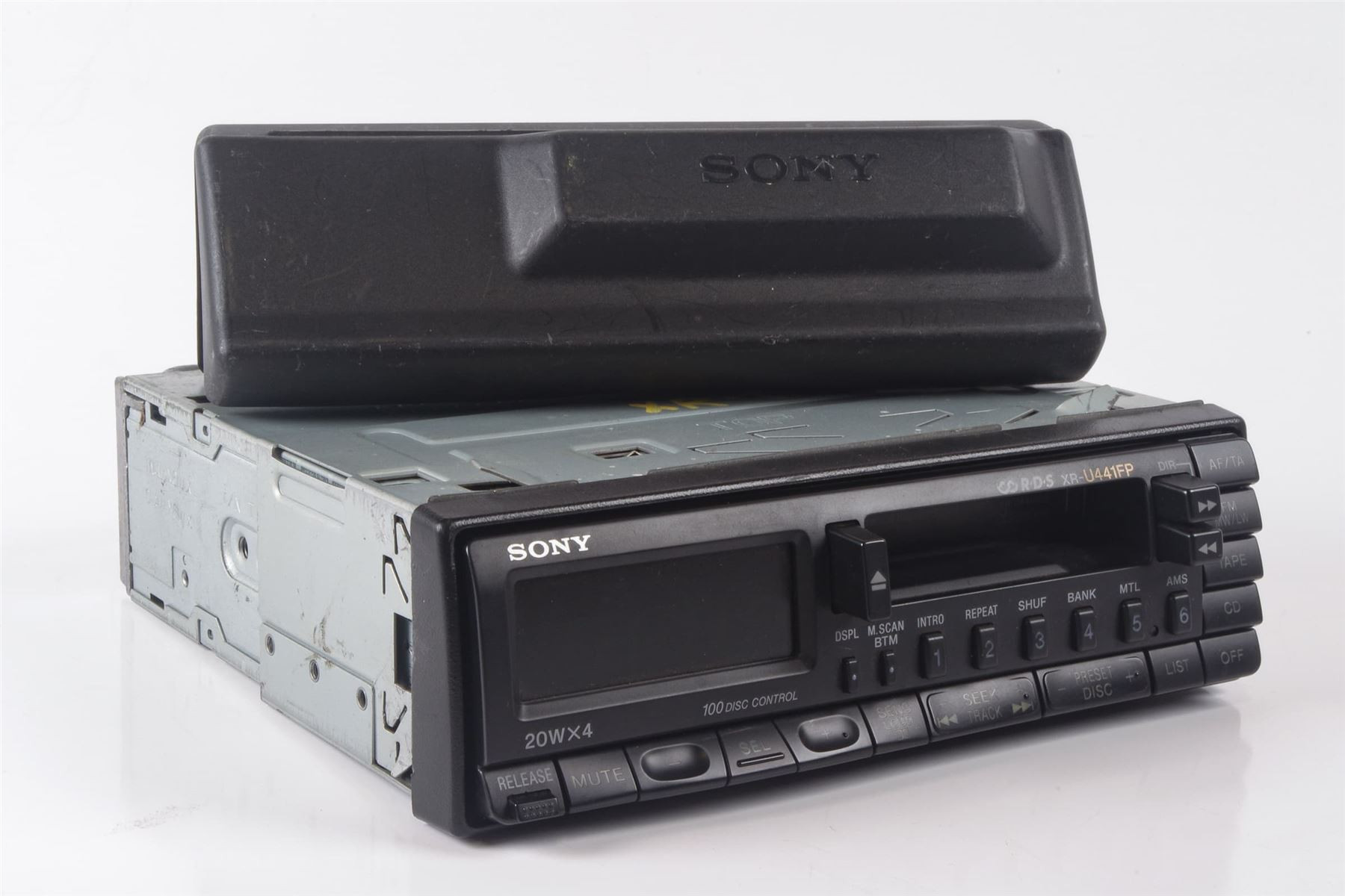 Mercedes 0038200000 Head Unit - Sony XR-U441RDS