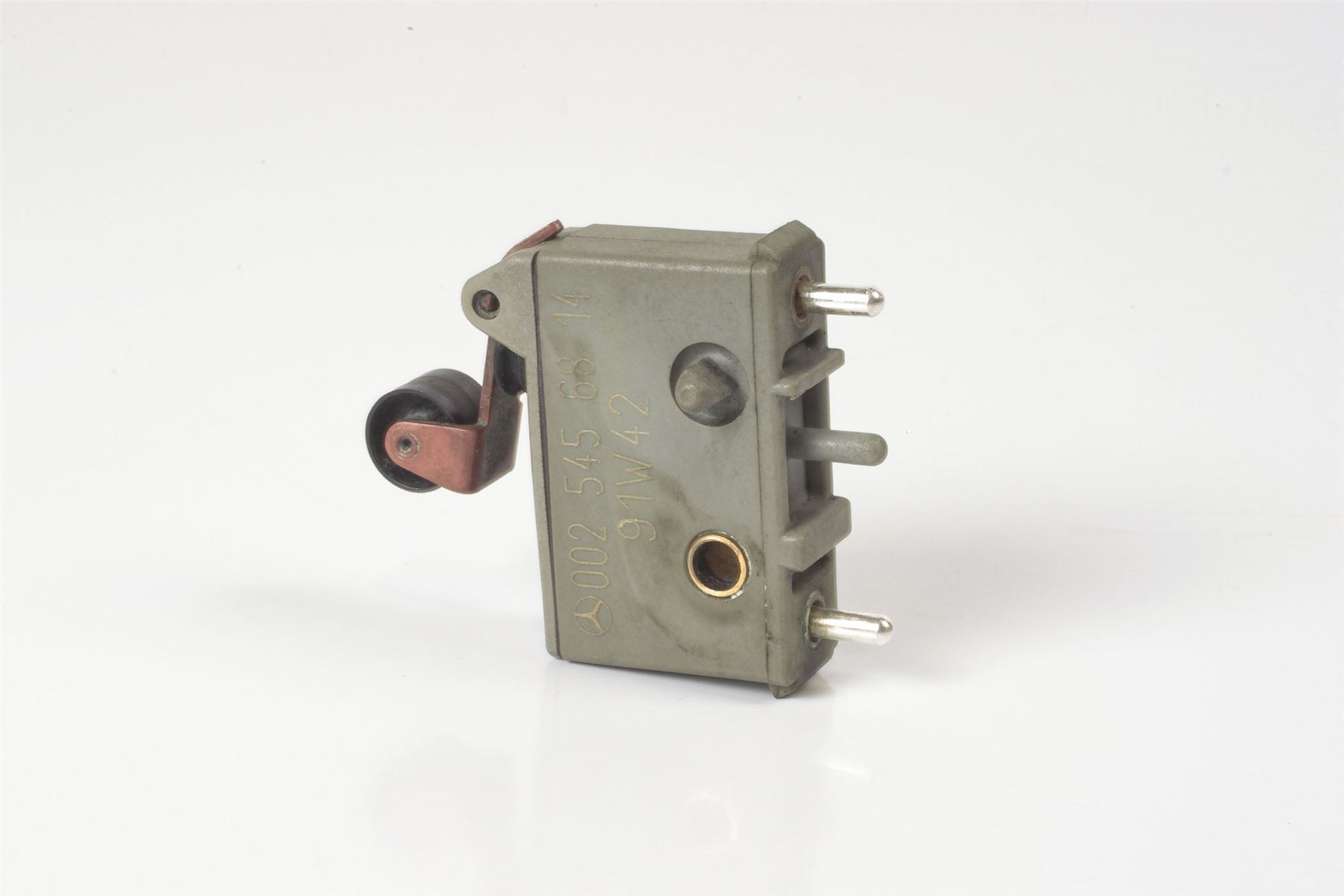 Mercedes 0025456814 Throttle Overrun Switch | R107 R129 SL W123 W124 E W126 S...