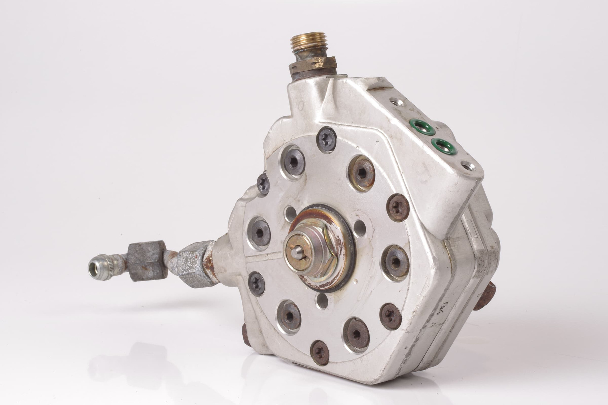 Mercedes 0000741913 Fuel Distributor | R107 R129 SL W124 E W126 S W201 C W463 G