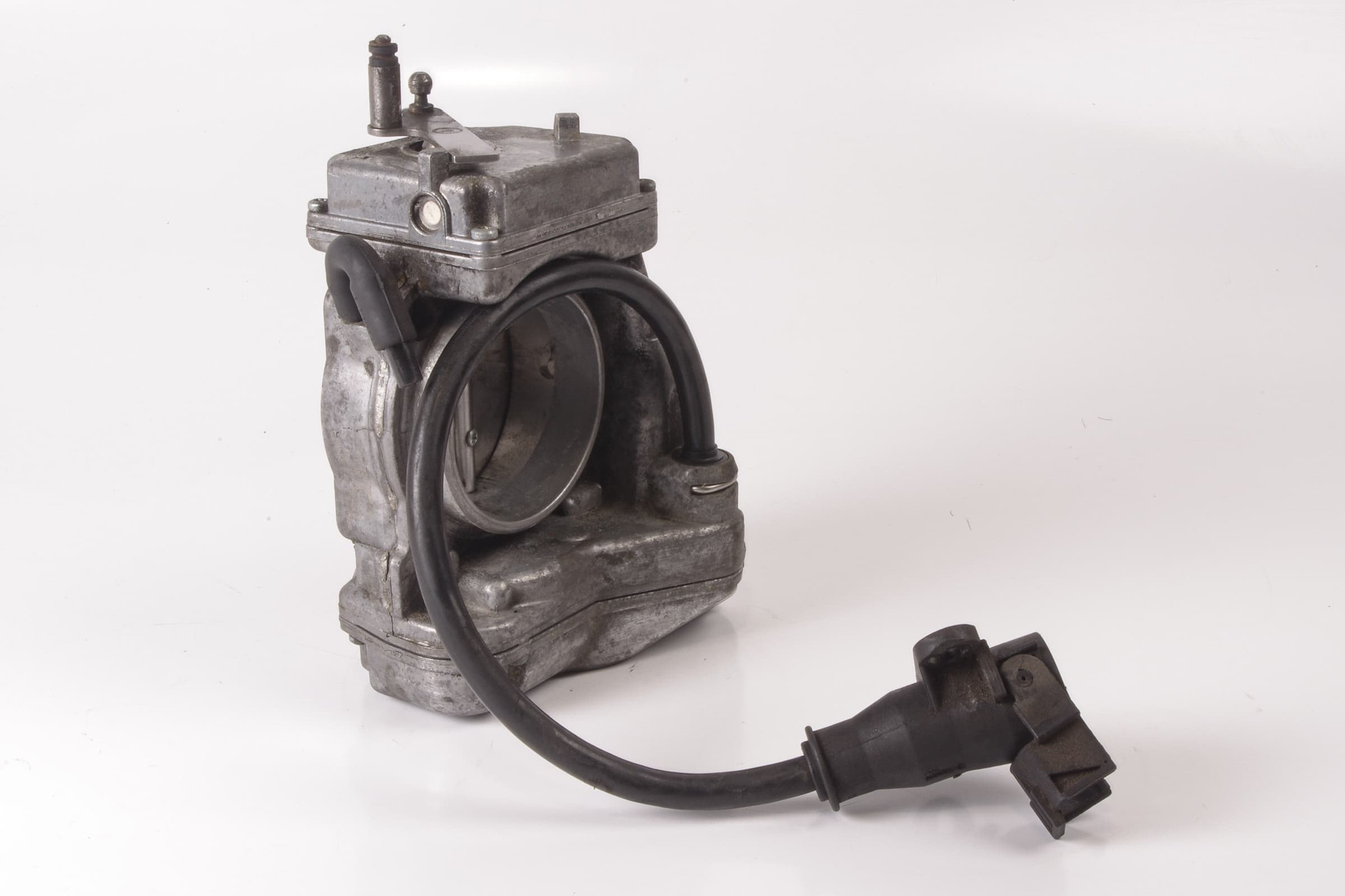Mercedes 0001415725 Throttle Body | W124 W210 E R129 SL W140 S W202 C W463 G