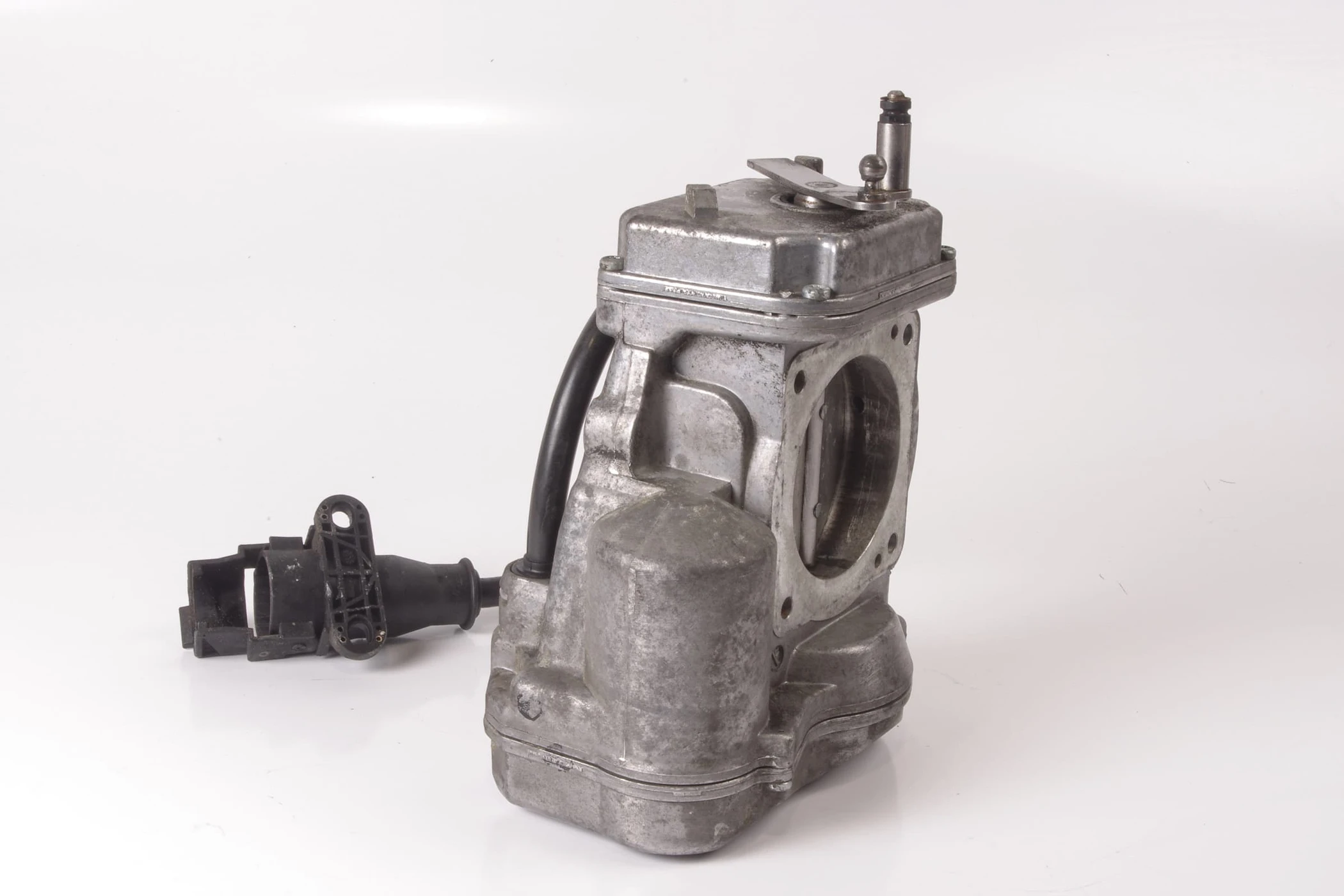 Mercedes 0001415725 Throttle Body | W124 W210 E R129 SL W140 S W202 C W463 G