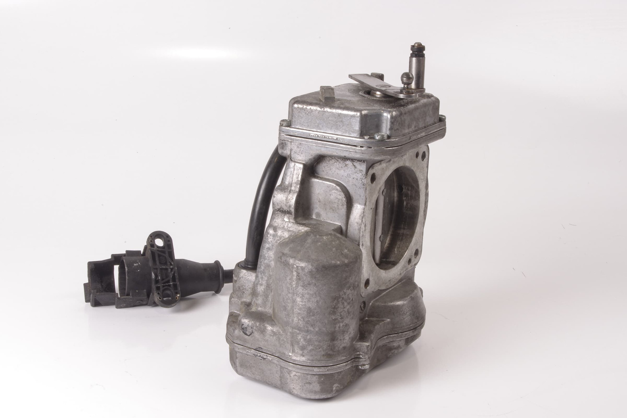 Mercedes 0001415725 Throttle Body | W124 W210 E R129 SL W140 S W202 C W463 G