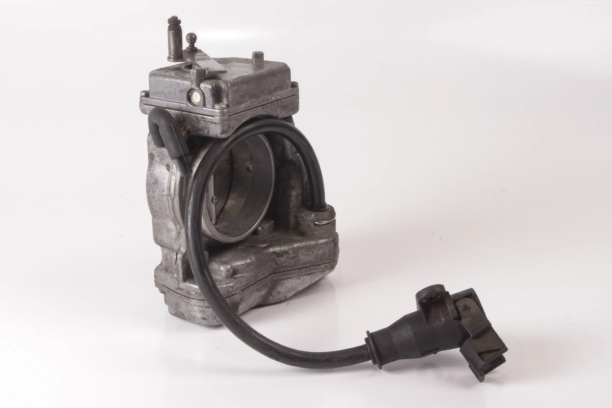 Mercedes 0001415725 Throttle Body | W124 W210 E R129 SL W140 S W202 C W463 G