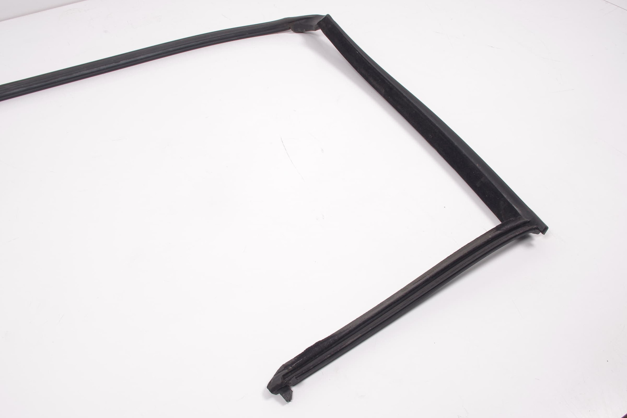 Mercedes 1297901598 Hardtop Seal - Front | R129 SL