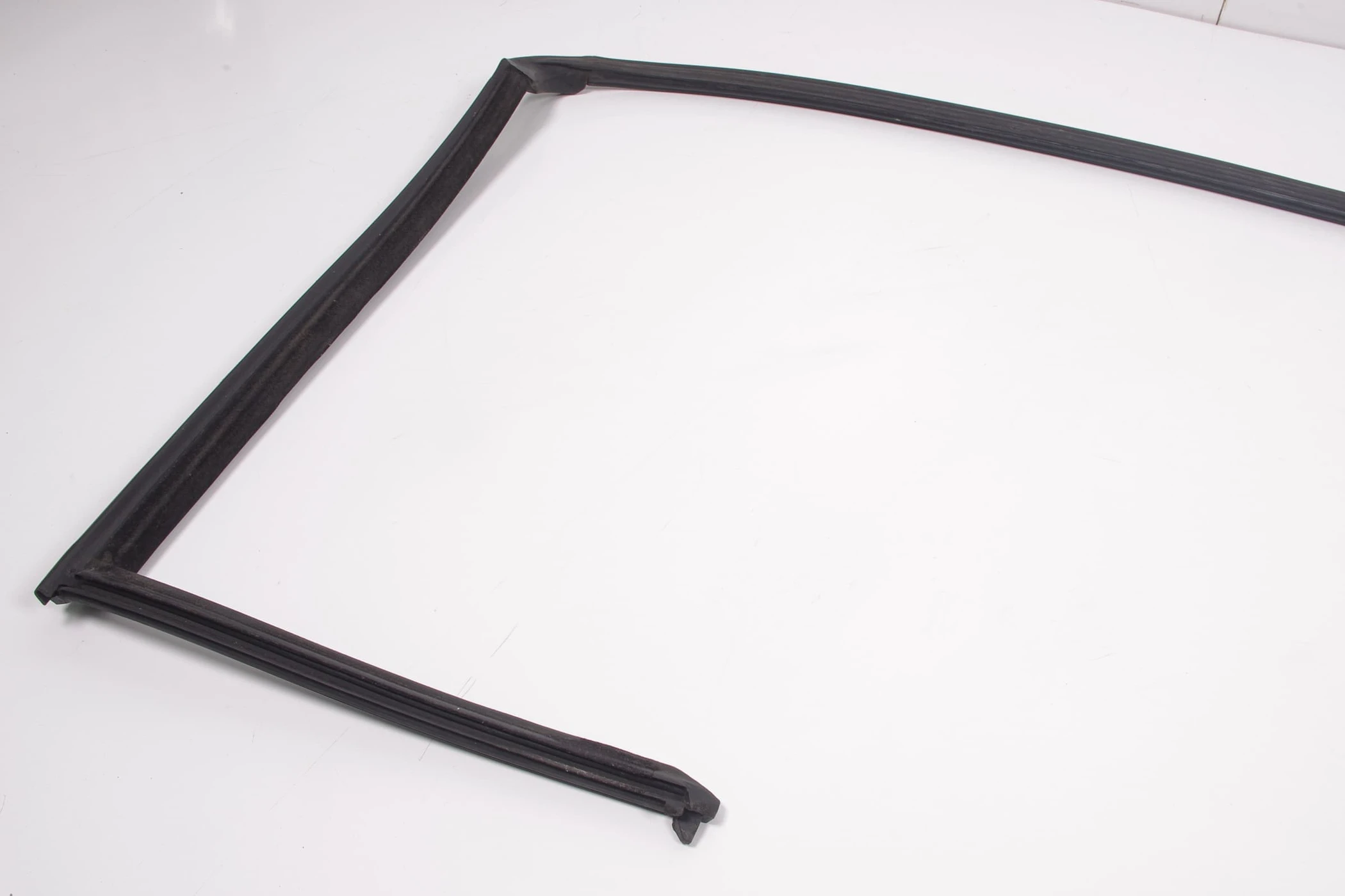 Mercedes 1297901598 Hardtop Seal - Front | R129 SL