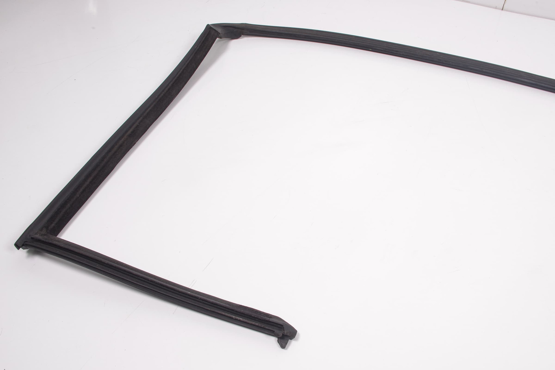 Mercedes 1297901598 Hardtop Seal - Front | R129 SL