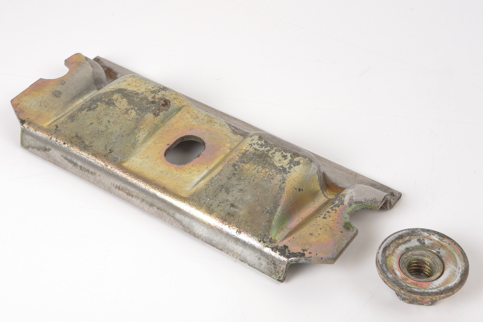 Mercedes 1298950070 Battery Clamp (b) | W124 E R129 SL W140 S W202 C C208... (Archive)