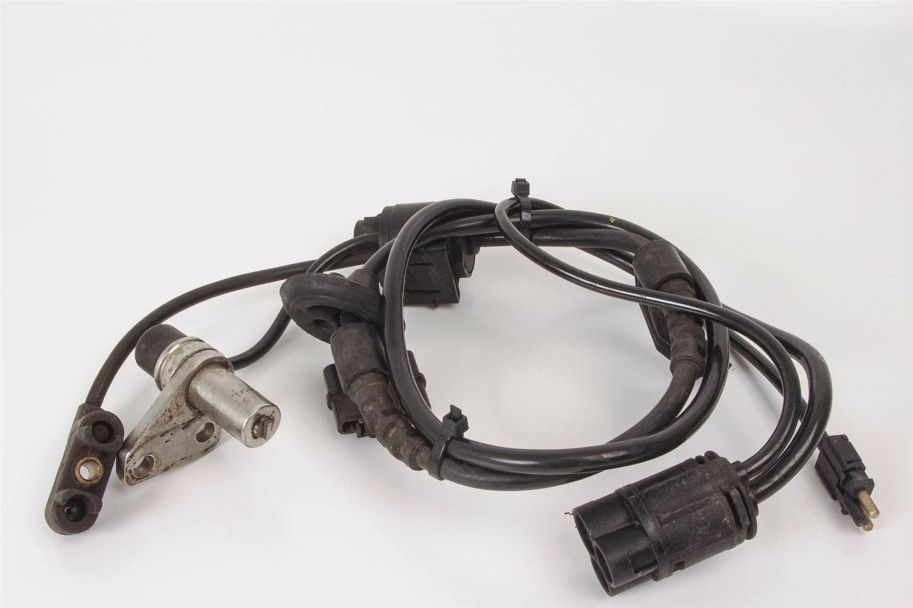 Mercedes 1404400732 ABS Sensor - Front Left | W140 V140 C140 S