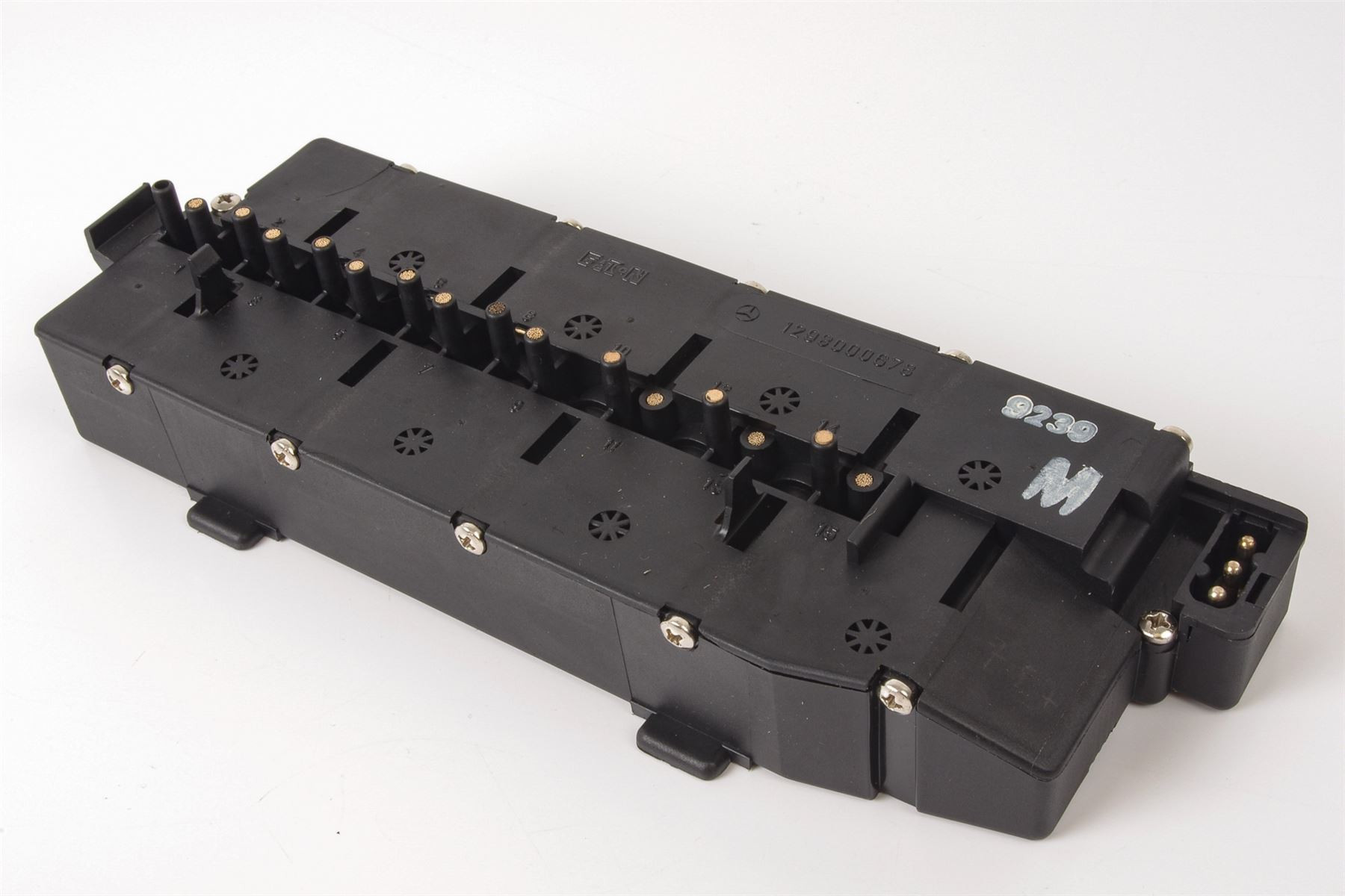 Mercedes 1298000678 Heater Valve Block | R129 SL