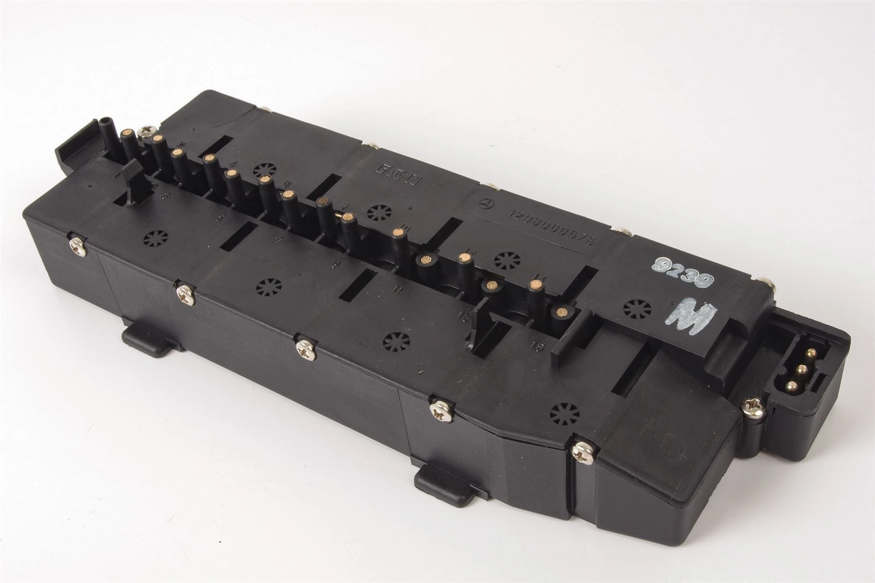 Mercedes 1298000678 Heater Valve Block | R129 SL