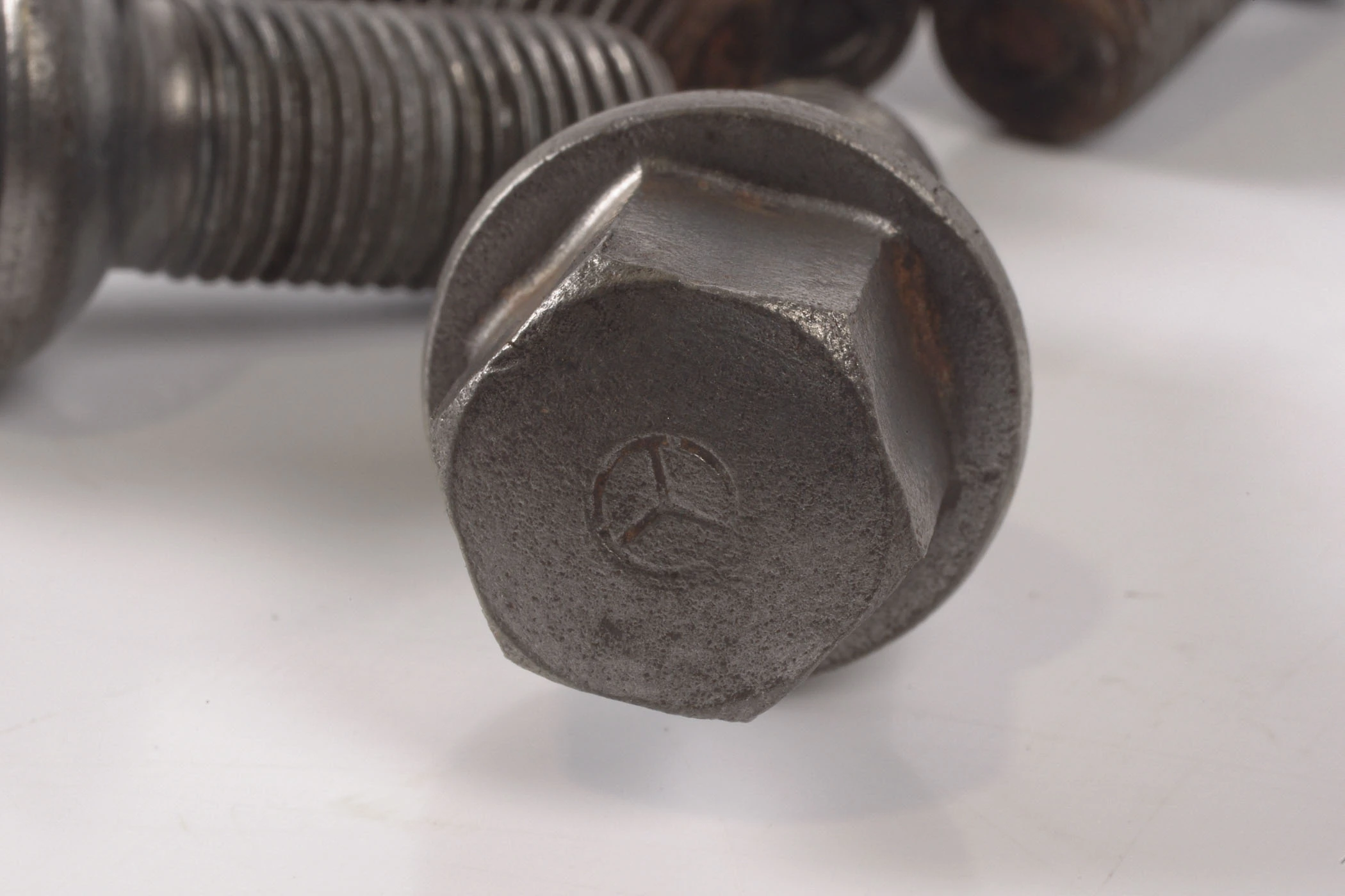 Mercedes 2114010370 Wheel Bolt x5 | W163 M W169 A W211 E C219 CLS W220 S R230...