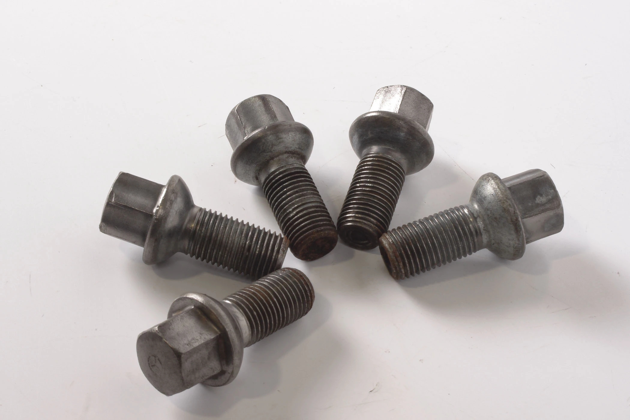 Mercedes 2114010370 Wheel Bolt x5 | W163 M W169 A W211 E C219 CLS W220 S R230...