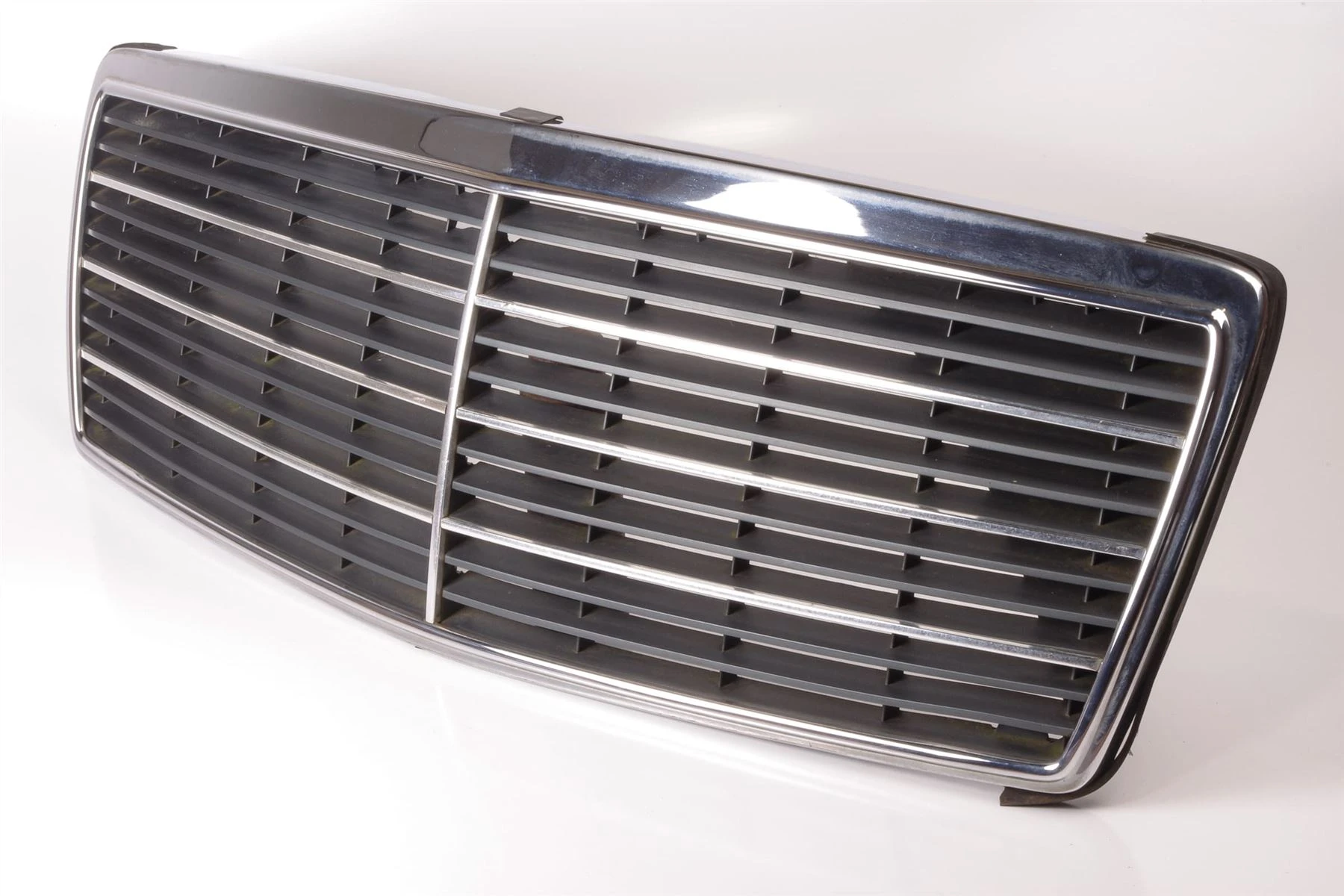 Mercedes 1408800683 Bonnet Grille | W140 V140 S