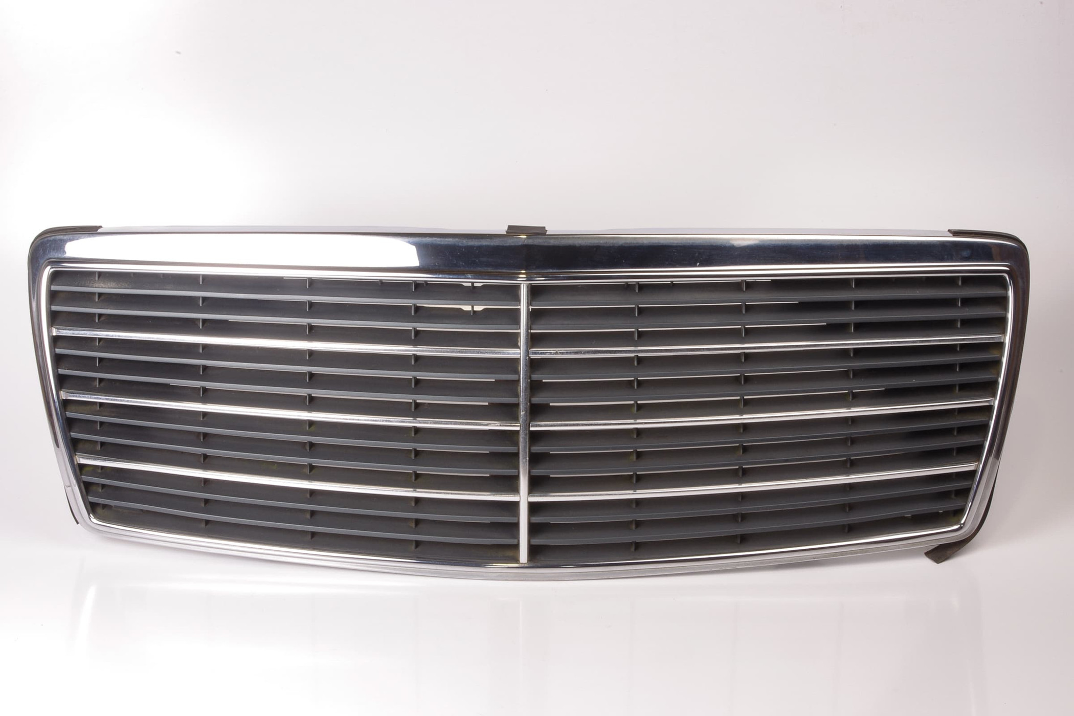 Mercedes 1408800683 Bonnet Grille | W140 V140 S