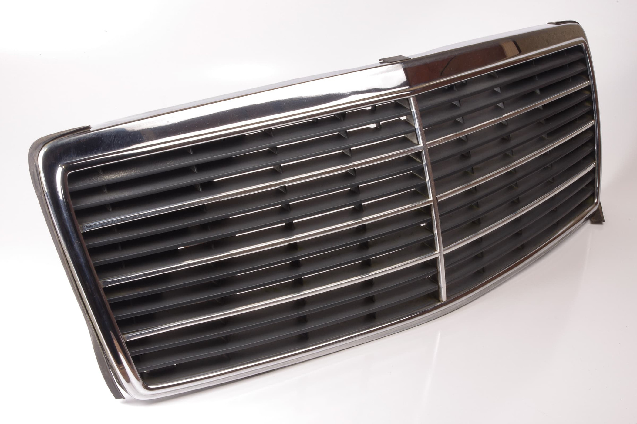 Mercedes 1408800683 Bonnet Grille | W140 V140 S