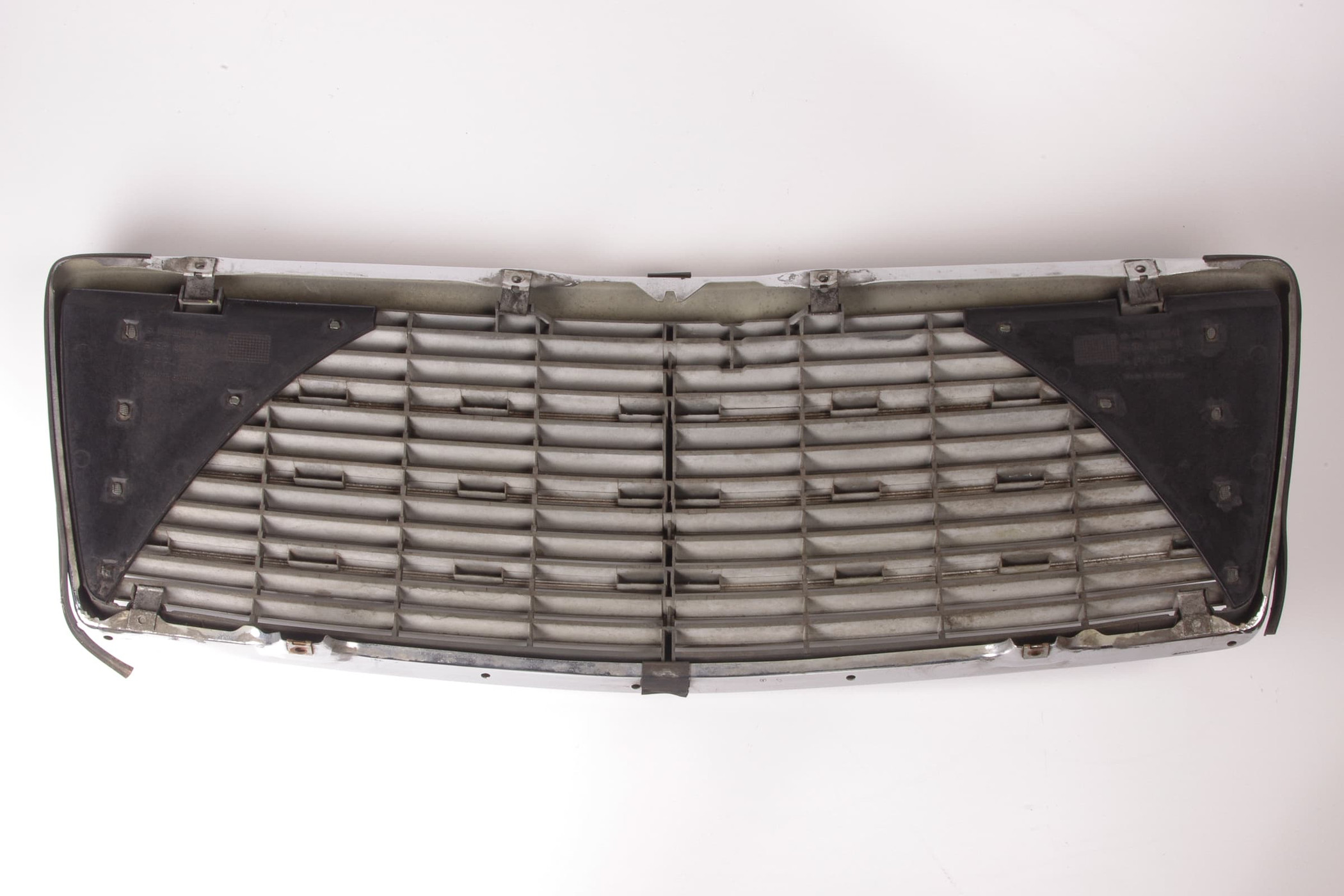 Mercedes 1408800683 Bonnet Grille | W140 V140 S