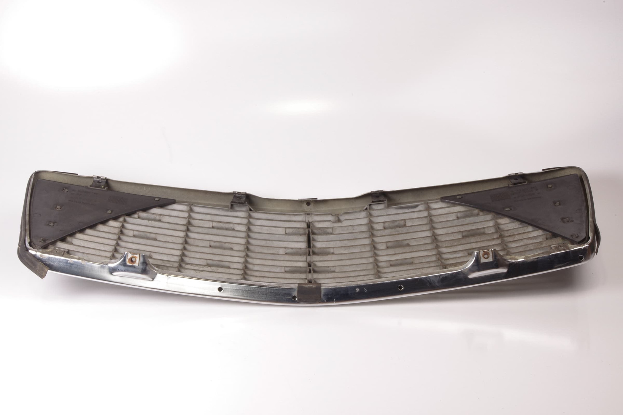 Mercedes 1408800683 Bonnet Grille | W140 V140 S