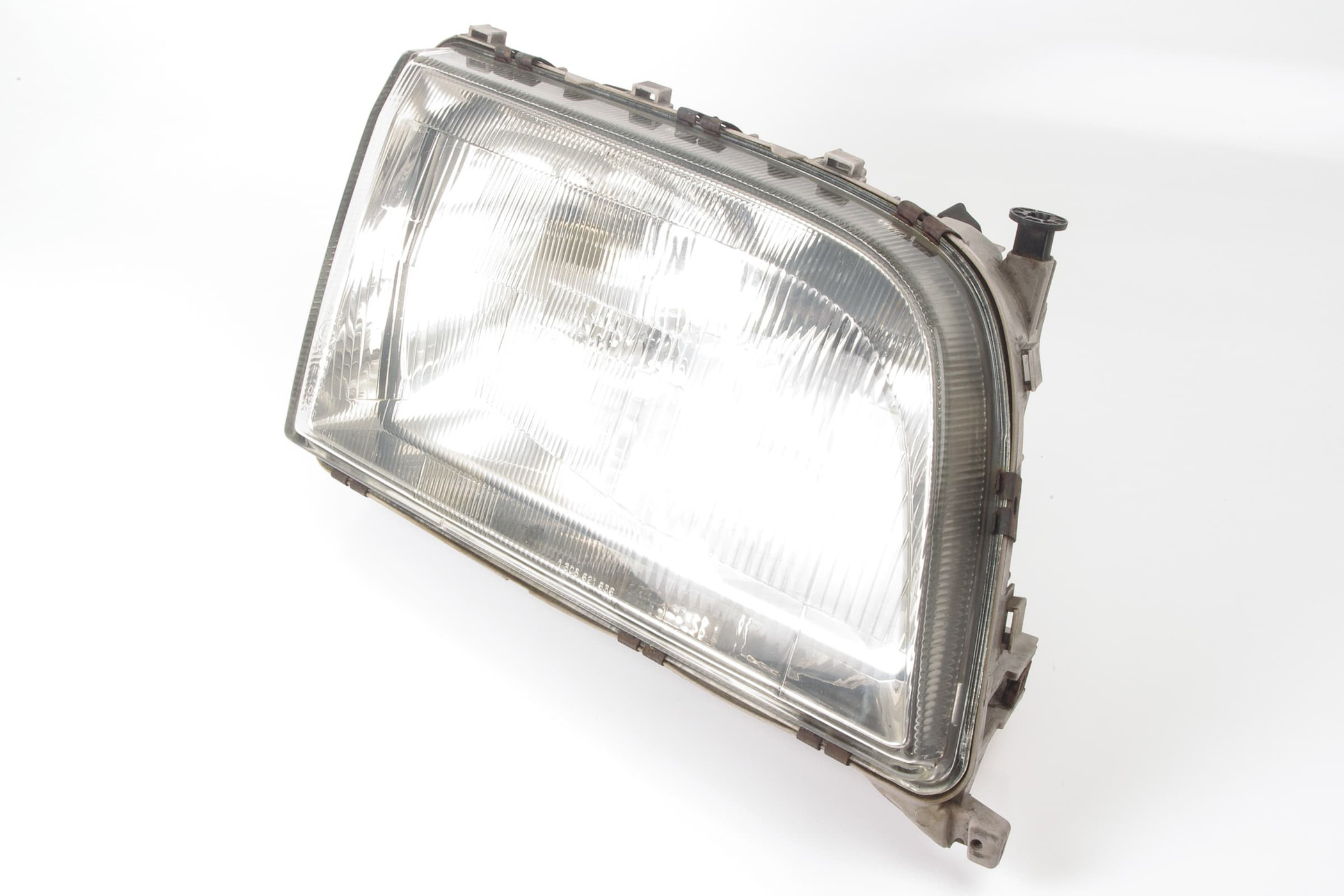 Mercedes 1408207661 Headlight - Front Right (a) | W140 V140 S