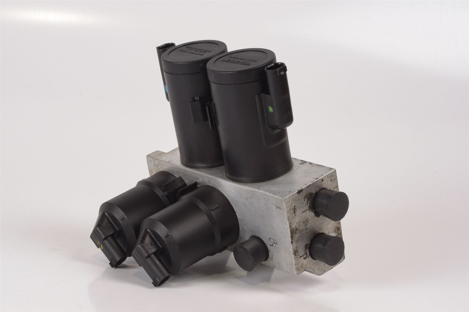 Mercedes 2203200358 ABC Valve Block - Front Left | R129 R230 SL C215 CL W220 S