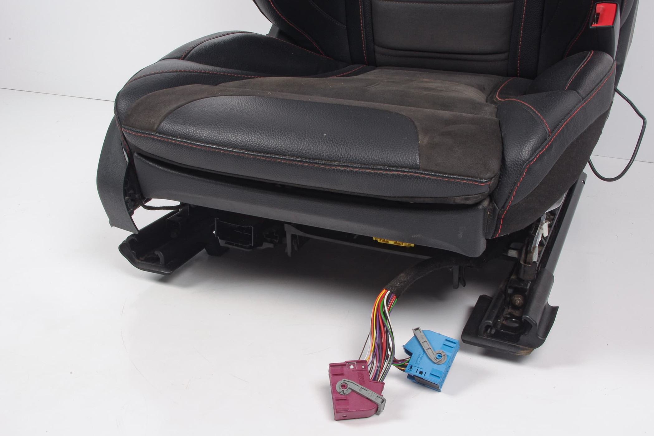 Mercedes 2059109712 AMG Seat - Front Right Black | W205 S205 C X253 GLC