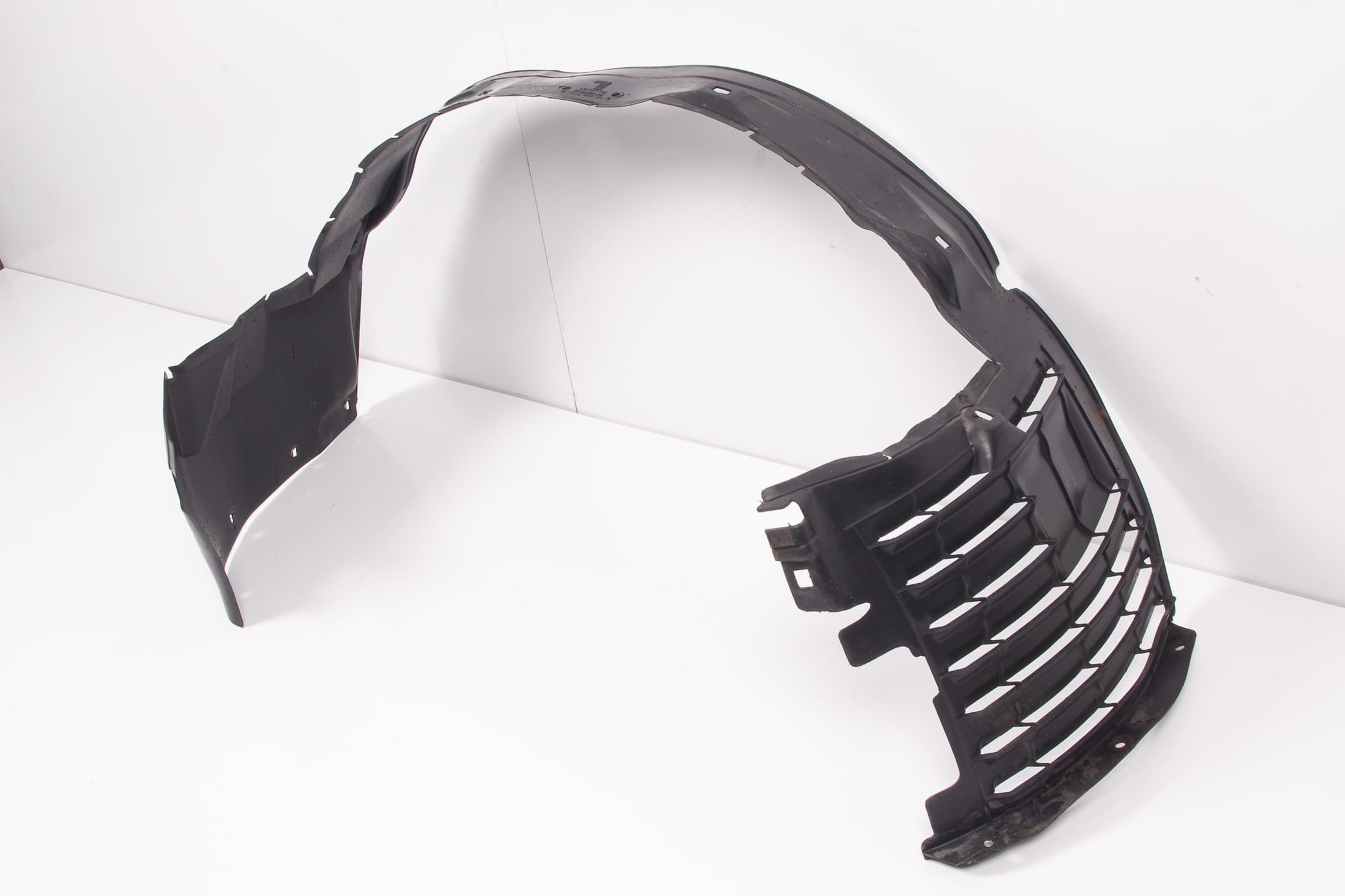 Mercedes 1406980130 Wheel Arch Liner - Front Left | W140 V140 S