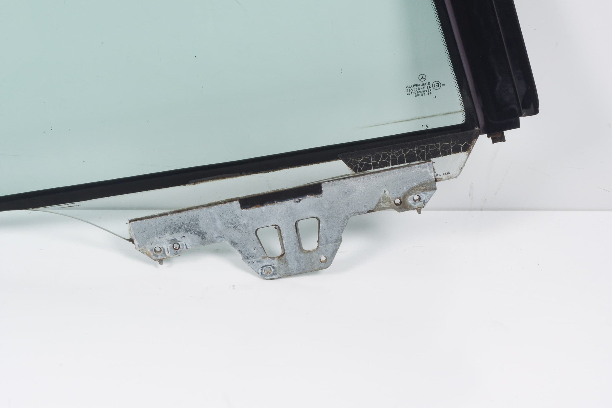 Mercedes 1406701110 Window Glass - Rear Left | C140 S