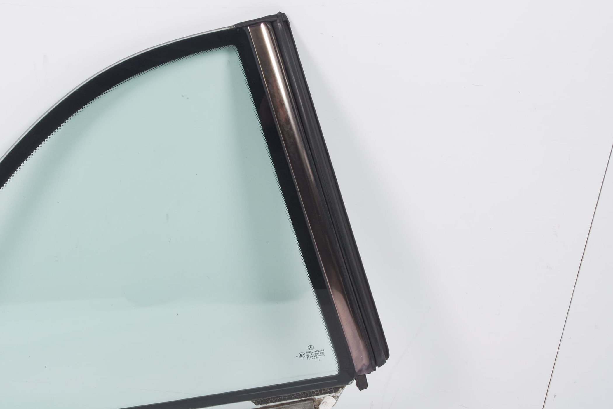 Mercedes 1406701210 Window Glass - Rear Right | C140 S